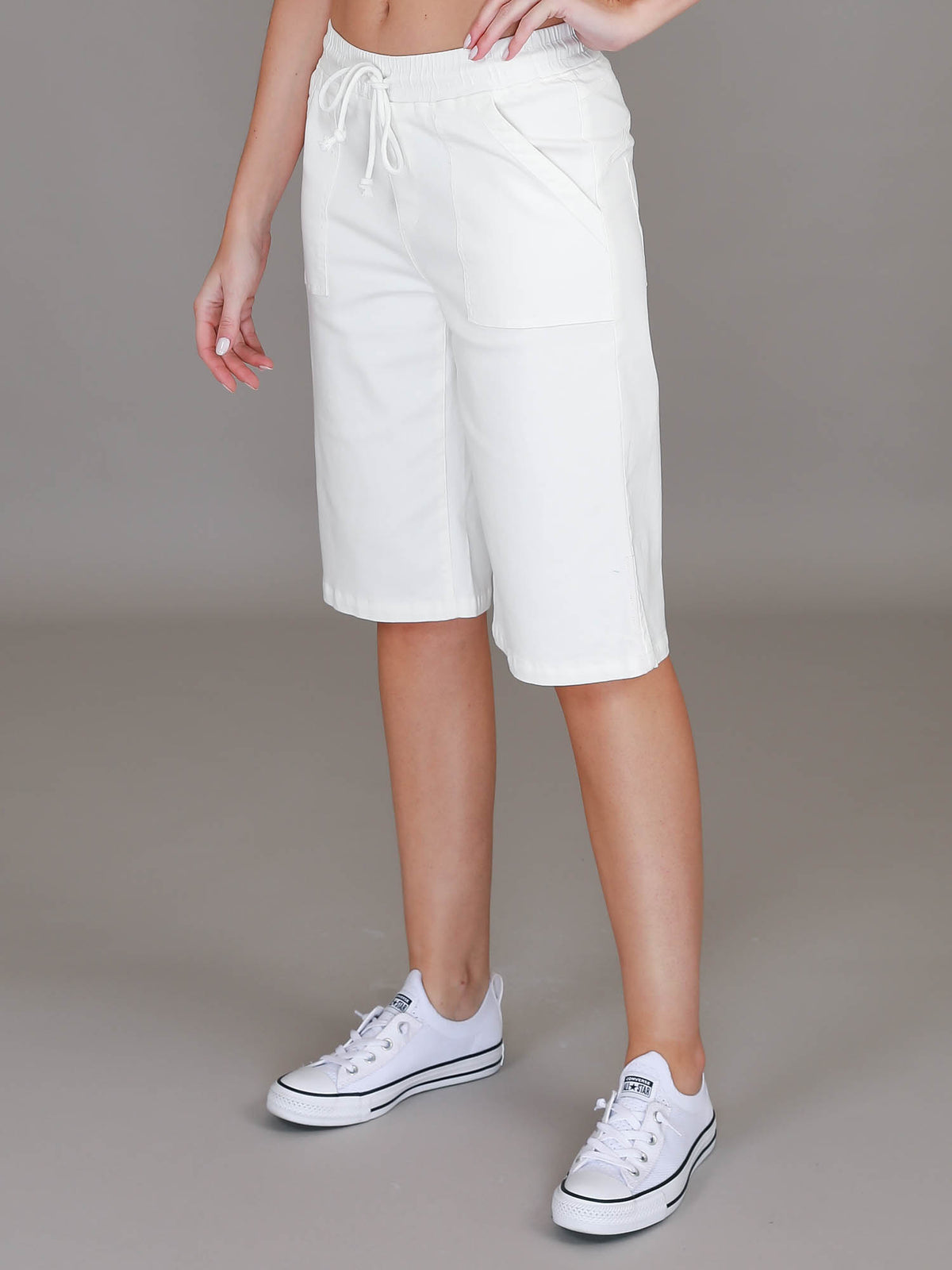 cream chino shorts #color_ivory white