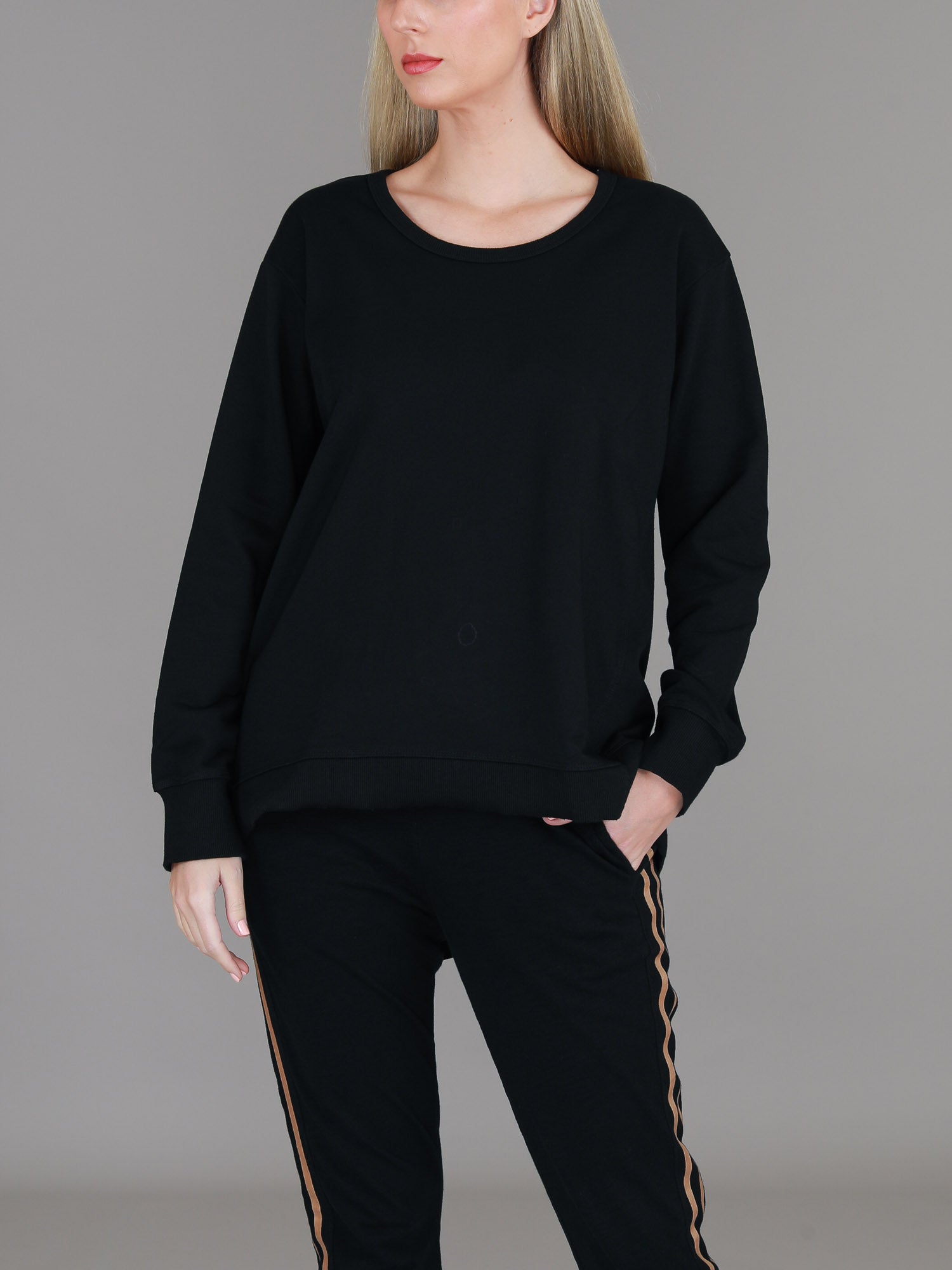 women's sweat shirt #color_black