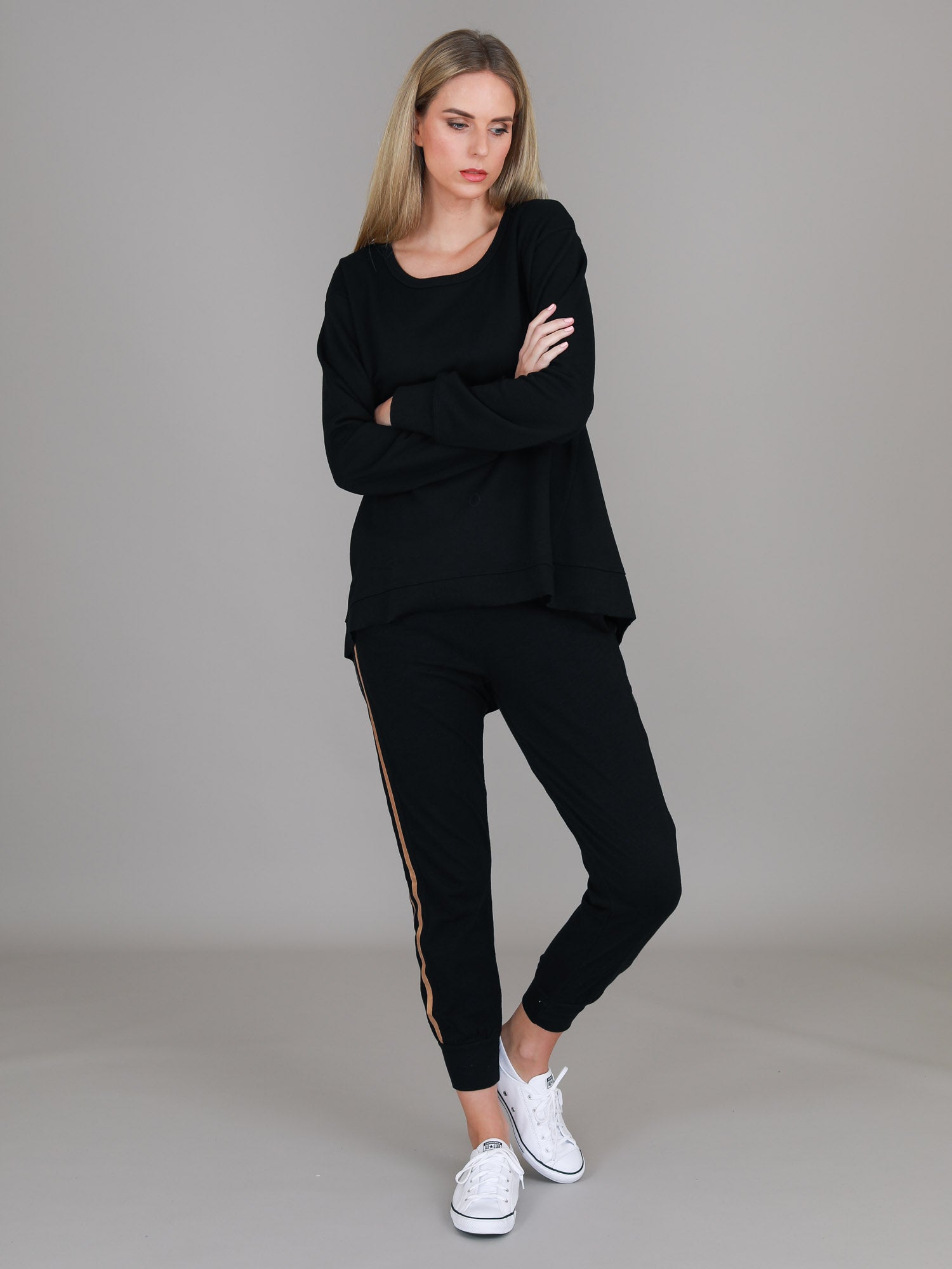 long sweatshirt #color_black