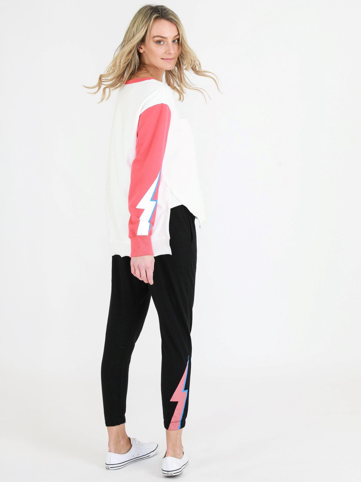 white crew neck #color_white