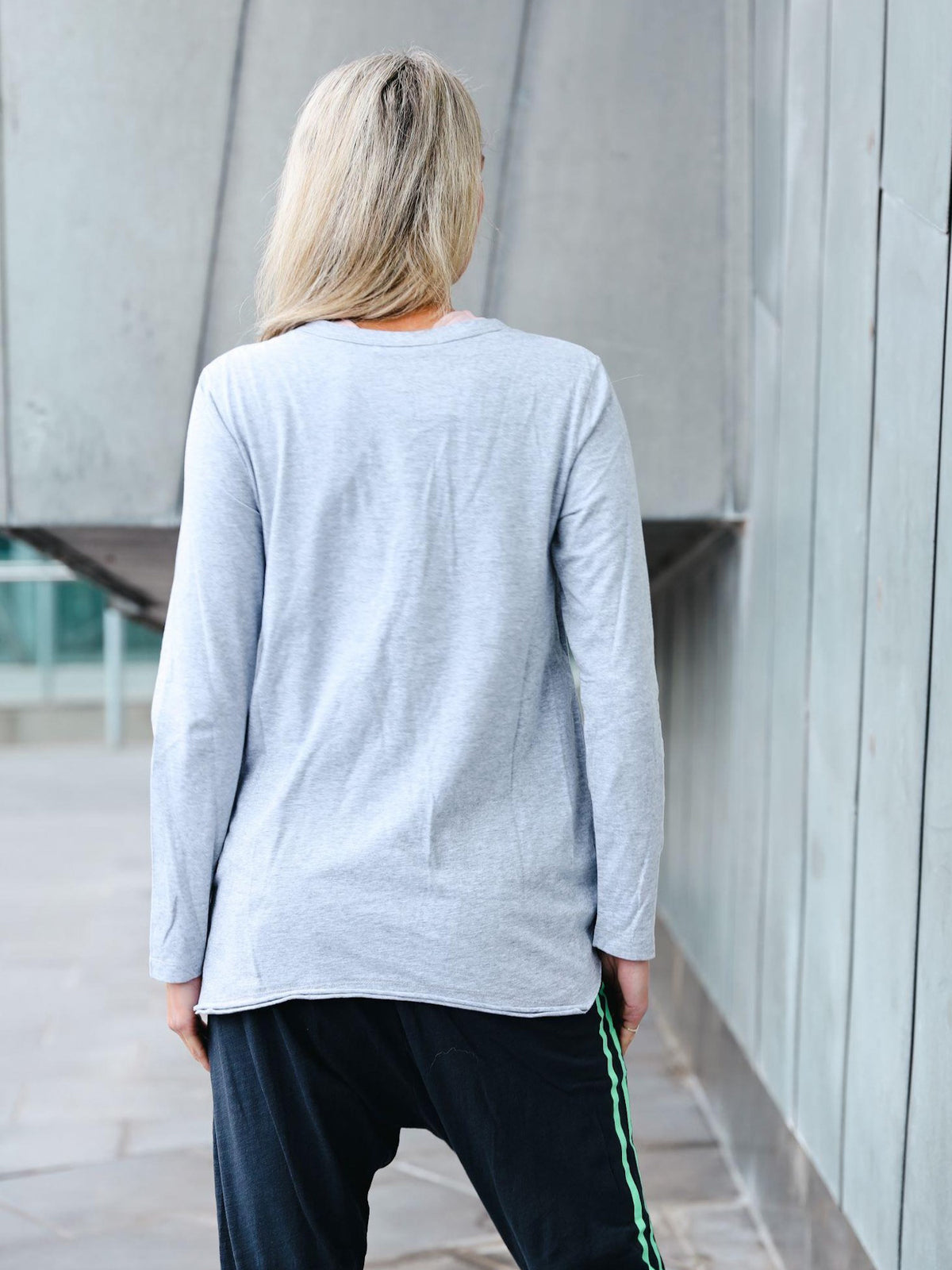 graphic long sleeve tops #color_grey marle