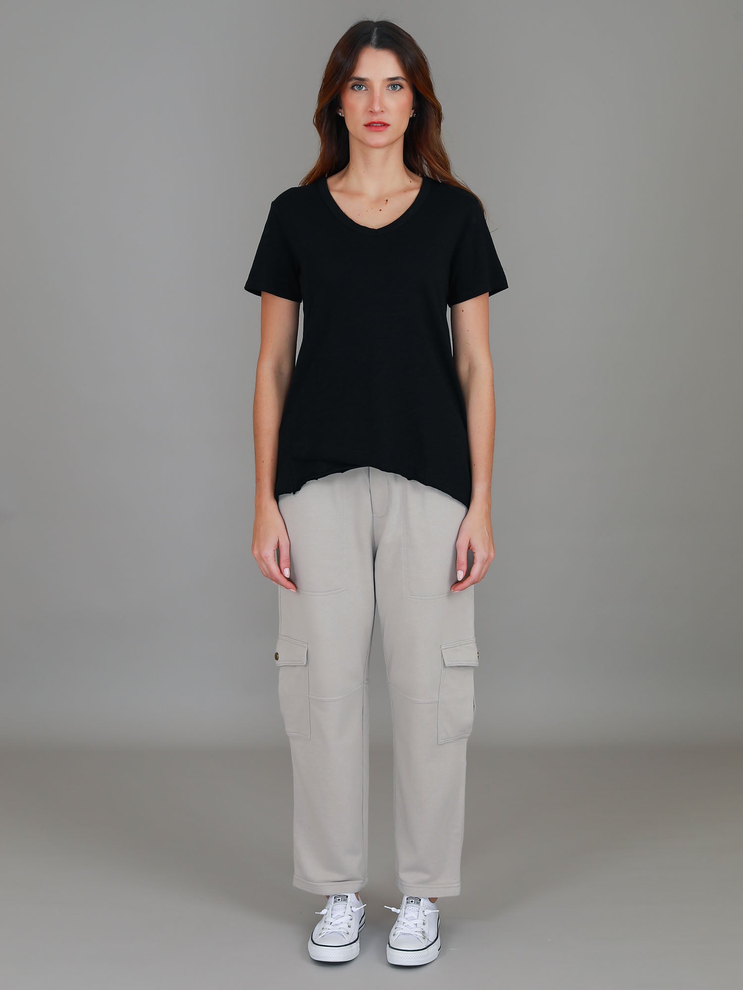 v-neck t-shirt women's #color_black