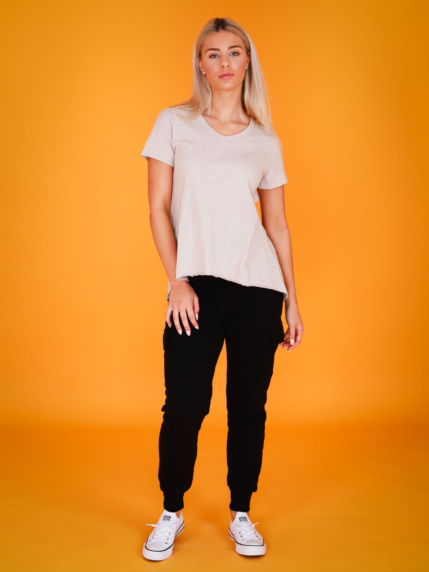 v-neck #color_angora