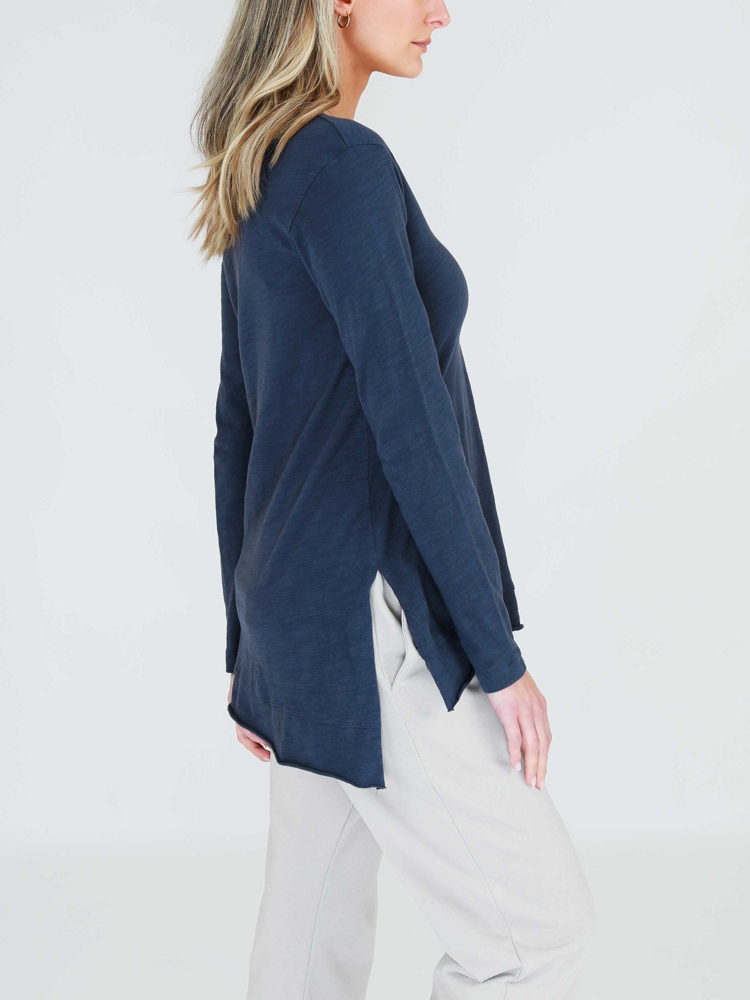 travel clothes australia #color_indigo
