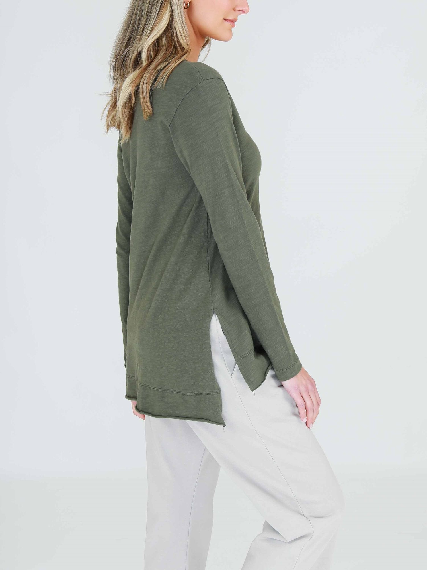 travel clothing for women #color_khaki
