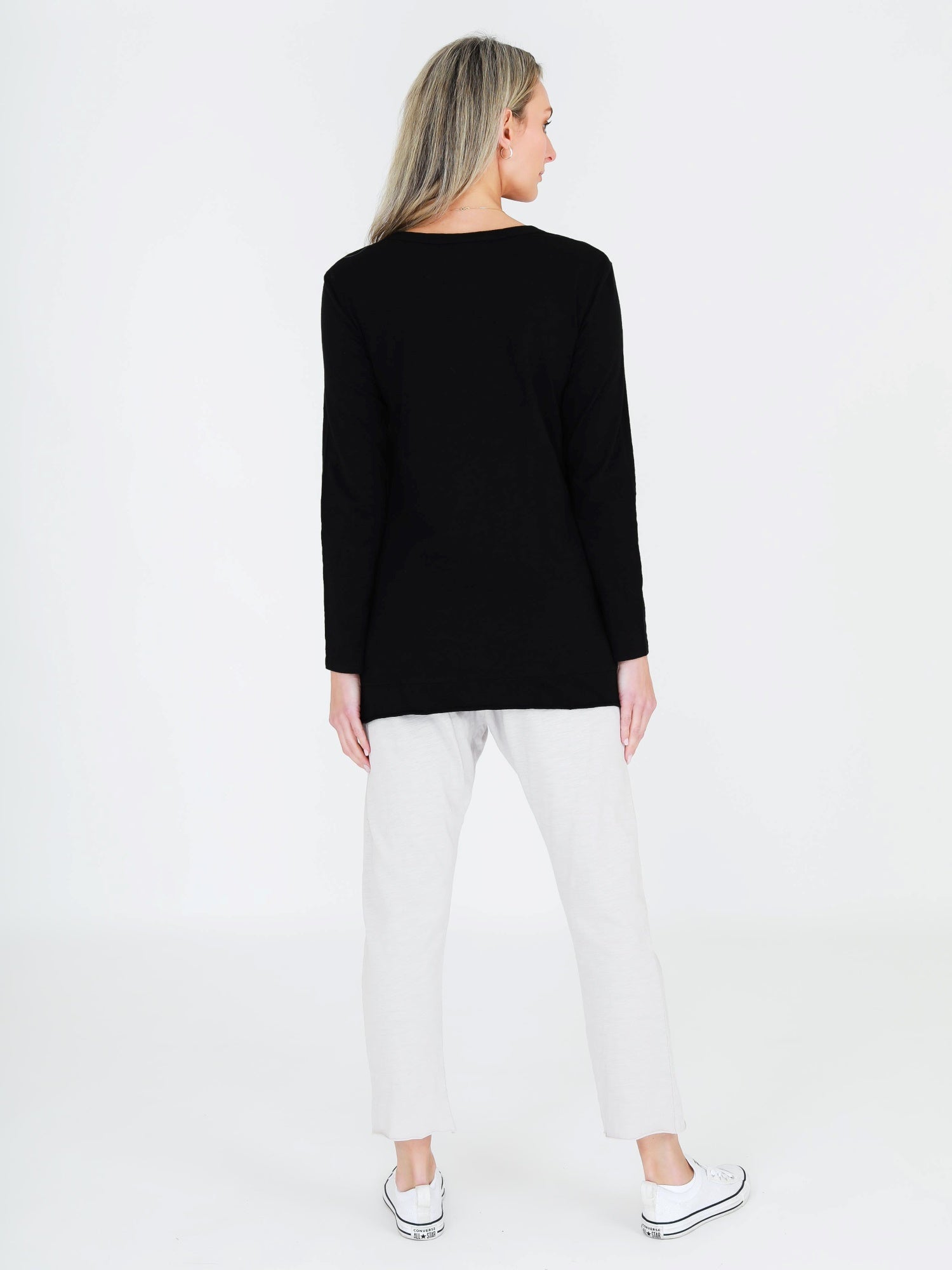 lightweight clothing #color_black