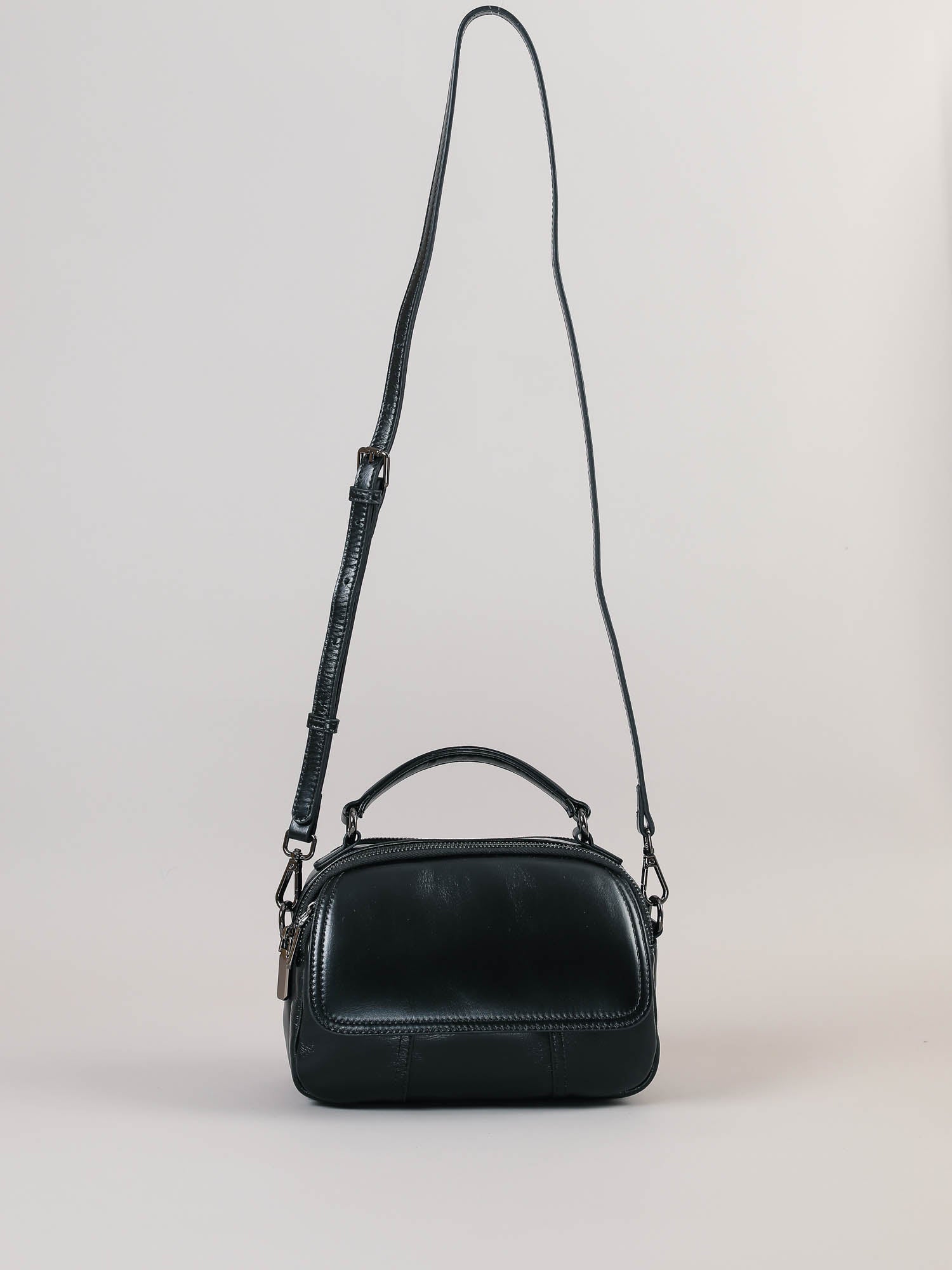 large crossbody bags #color_black