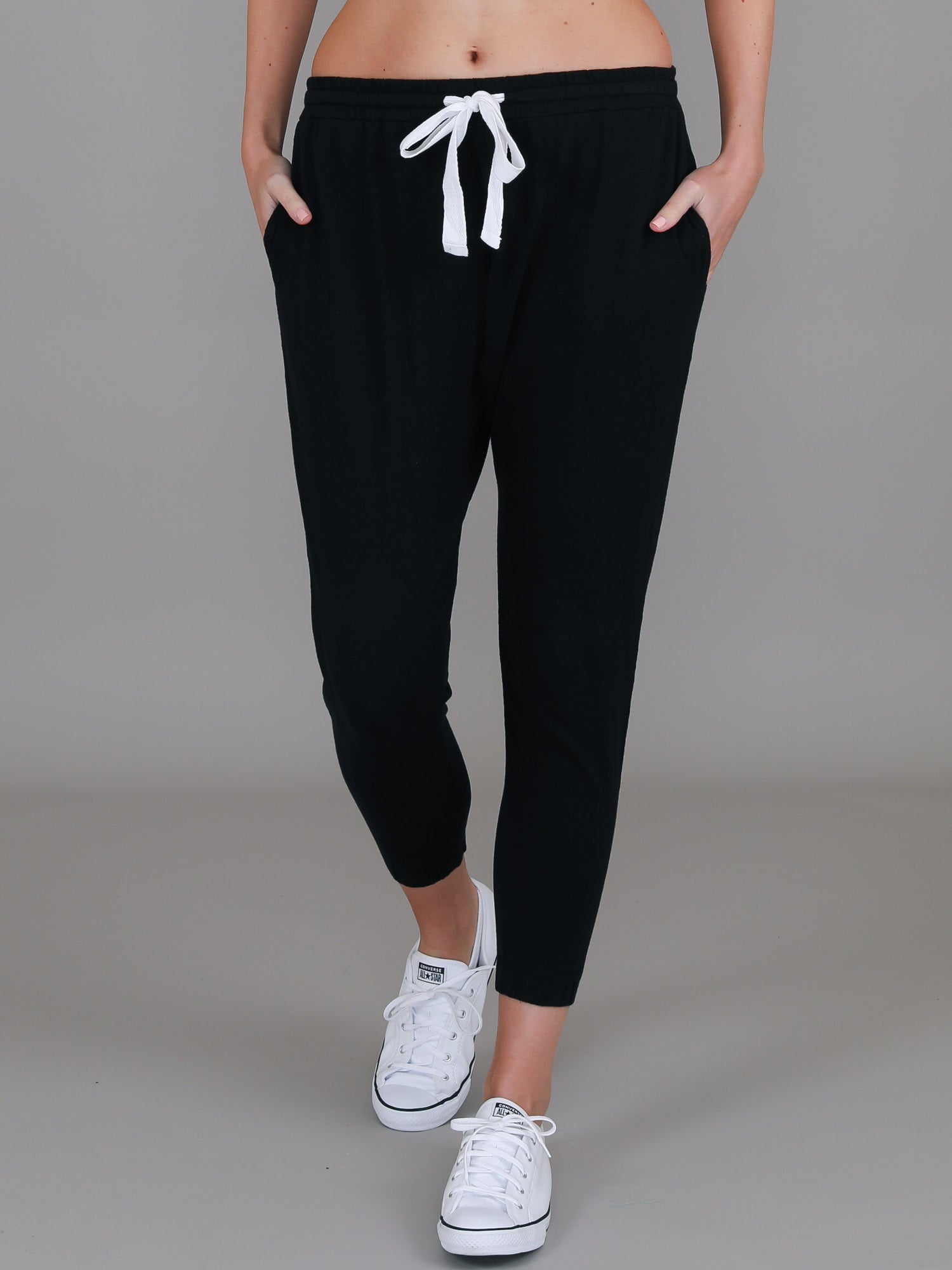 jogger pants #color_black
