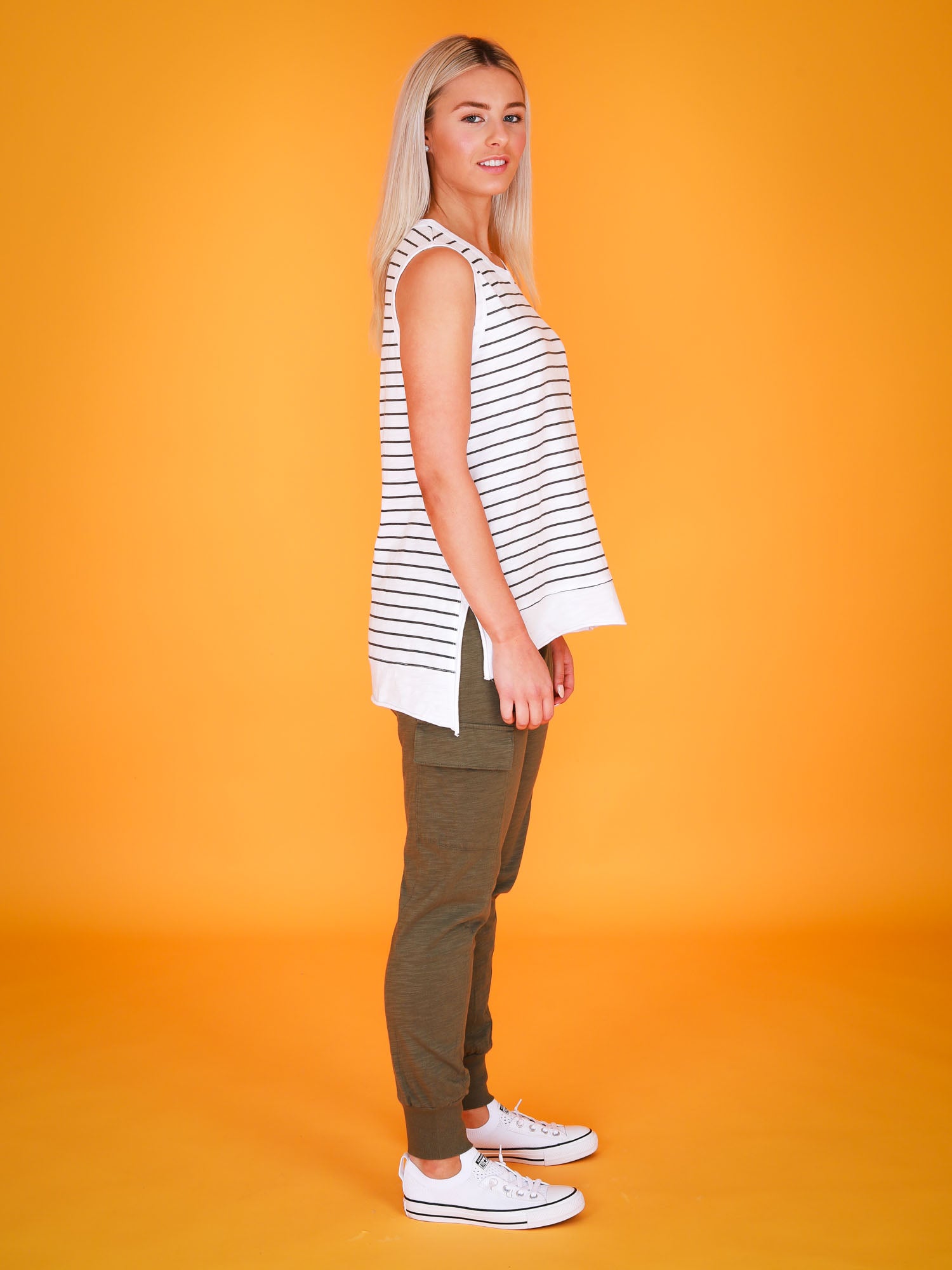white singlets #color_stripe