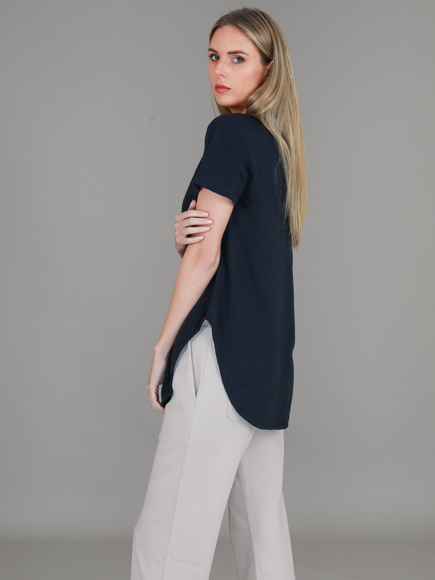 Elwood Curved Hem T Shirt