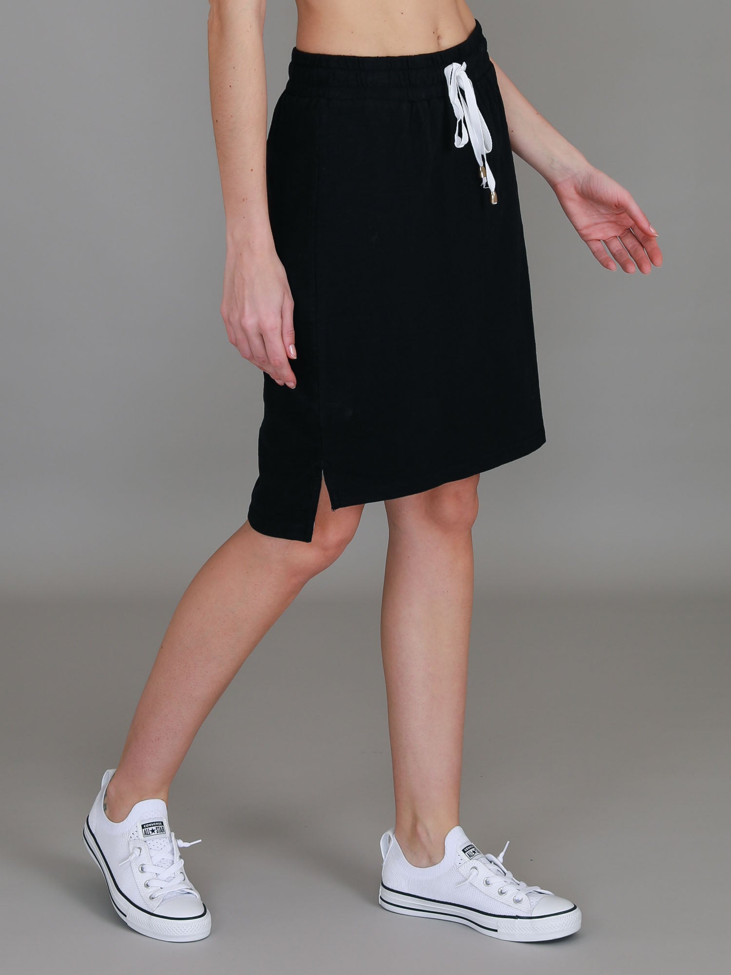 mini skirts #color_black