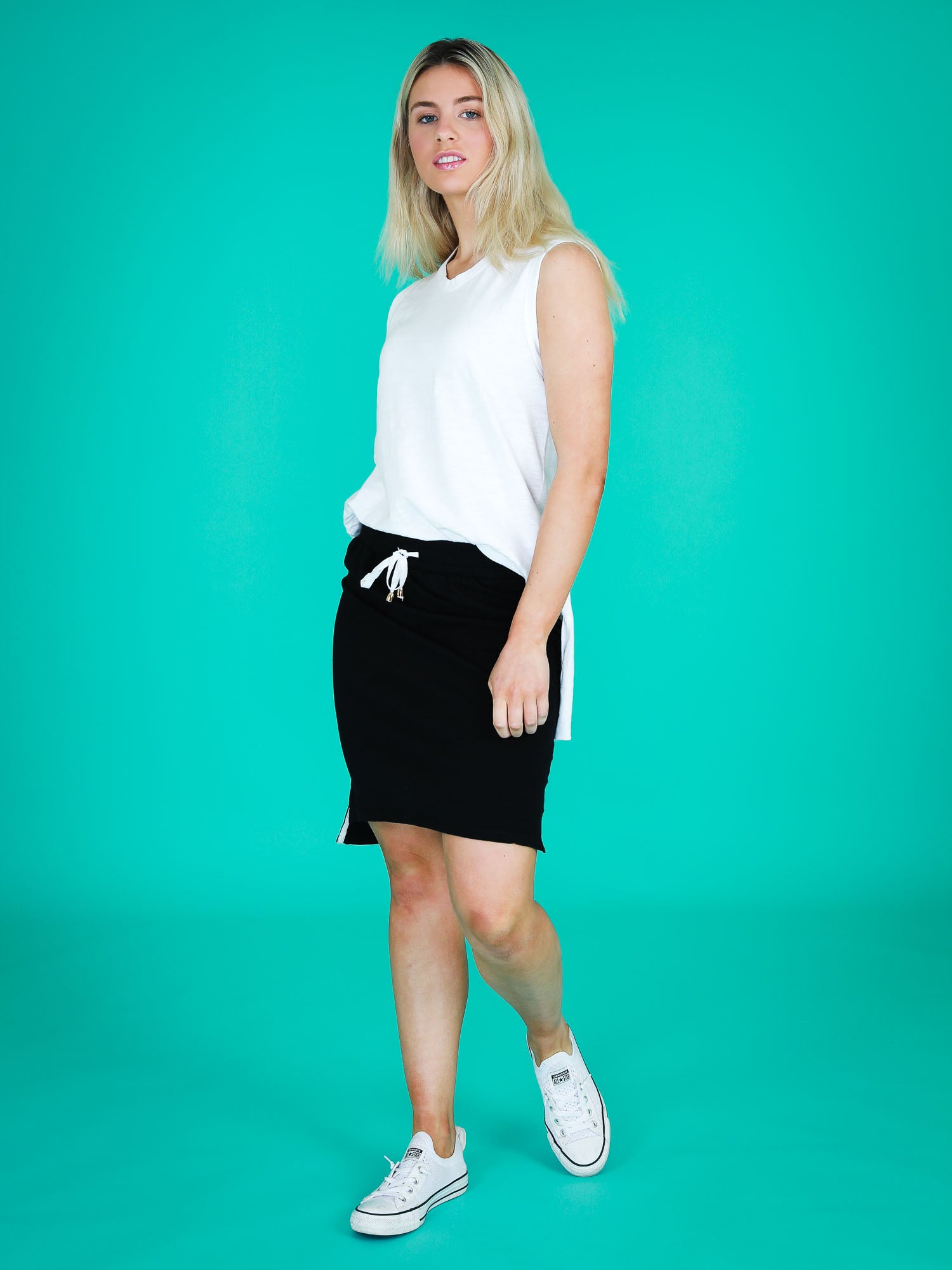 black skirt with slit #color_black