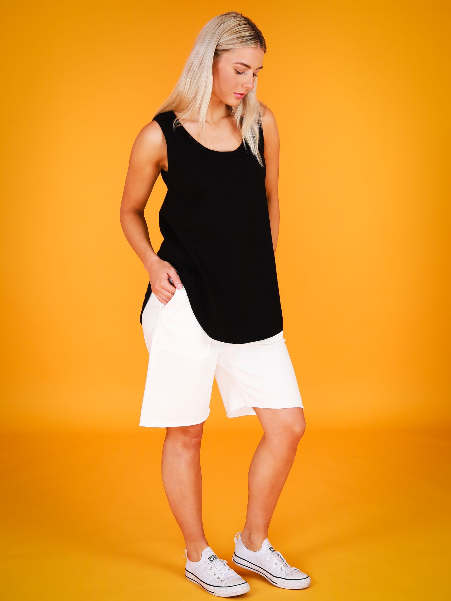 black singlet top #color_black