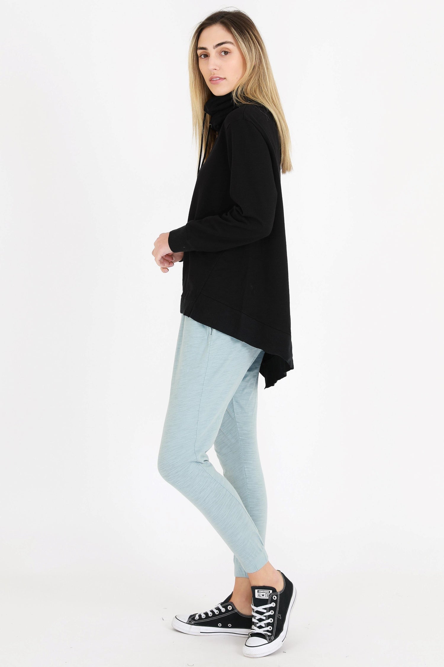 black hoodie #color_black