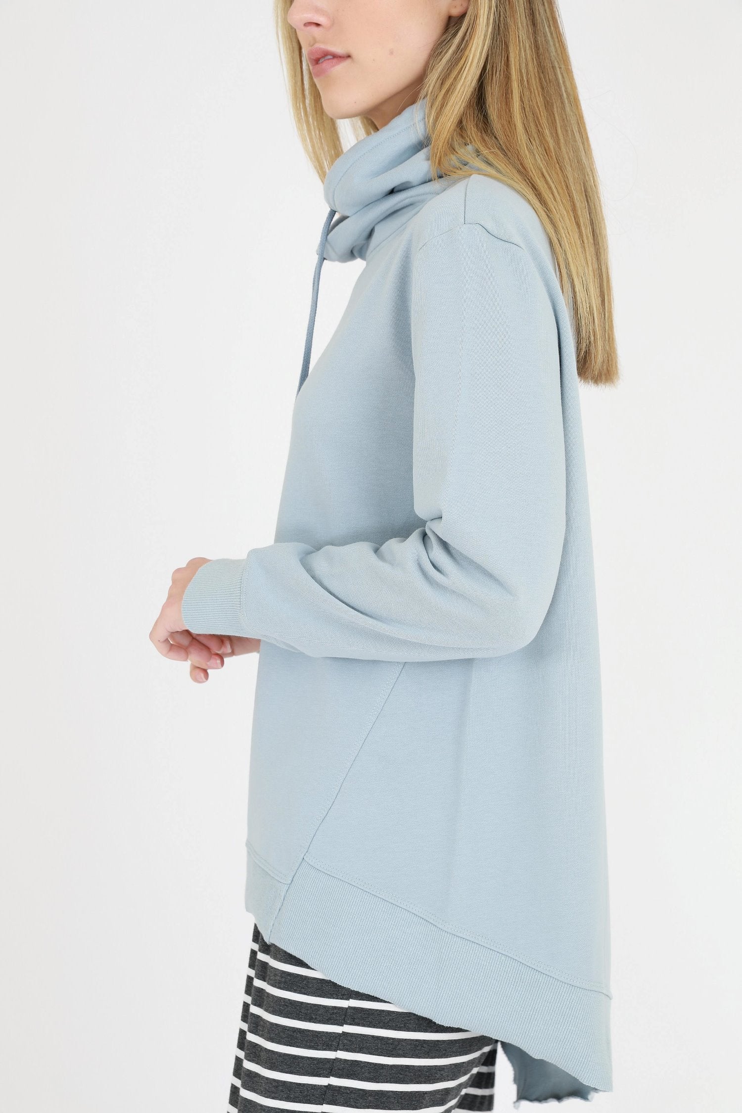 navy blue sweater #color_stone blue