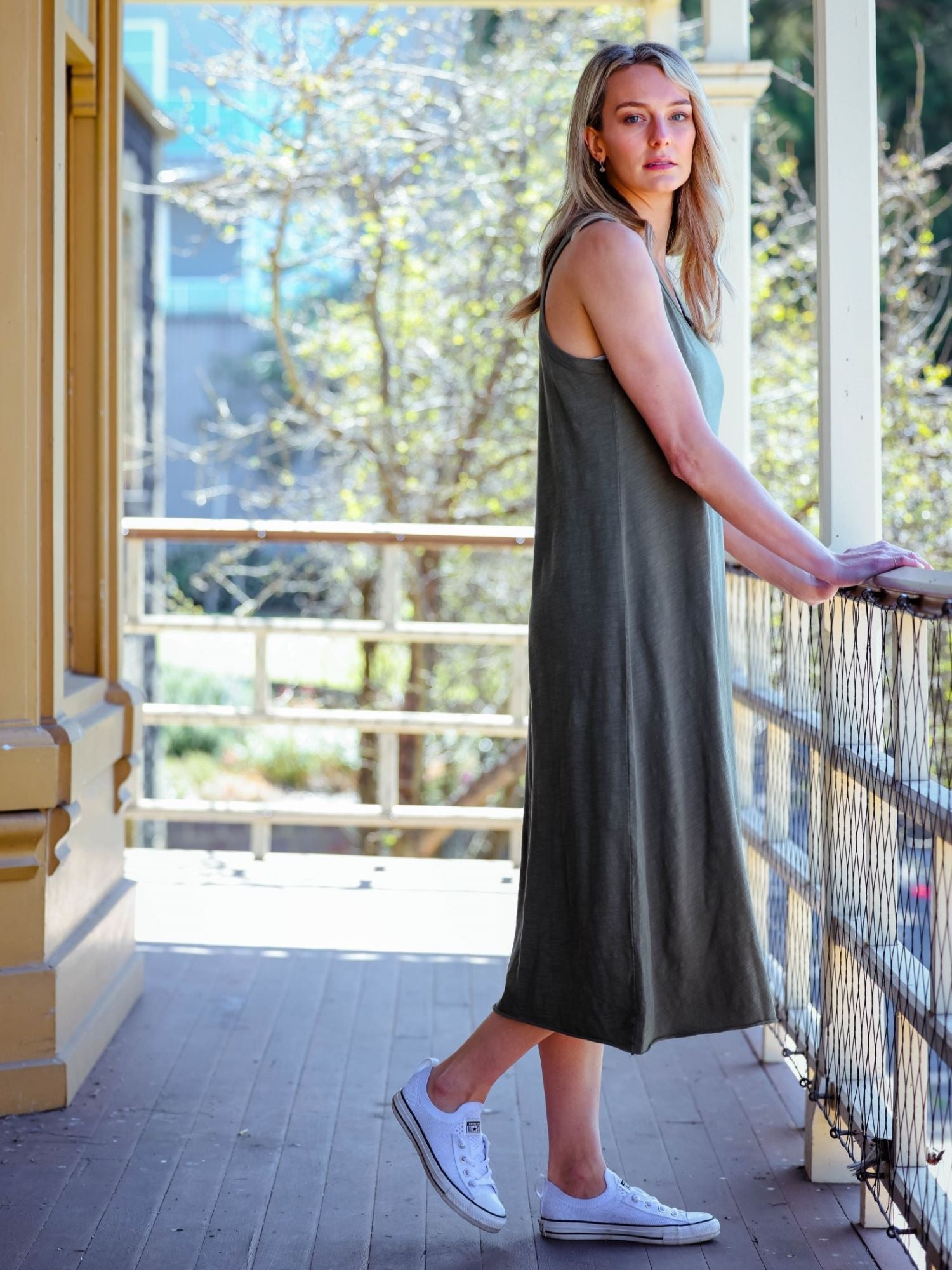 t shirt midi dress #color_wood