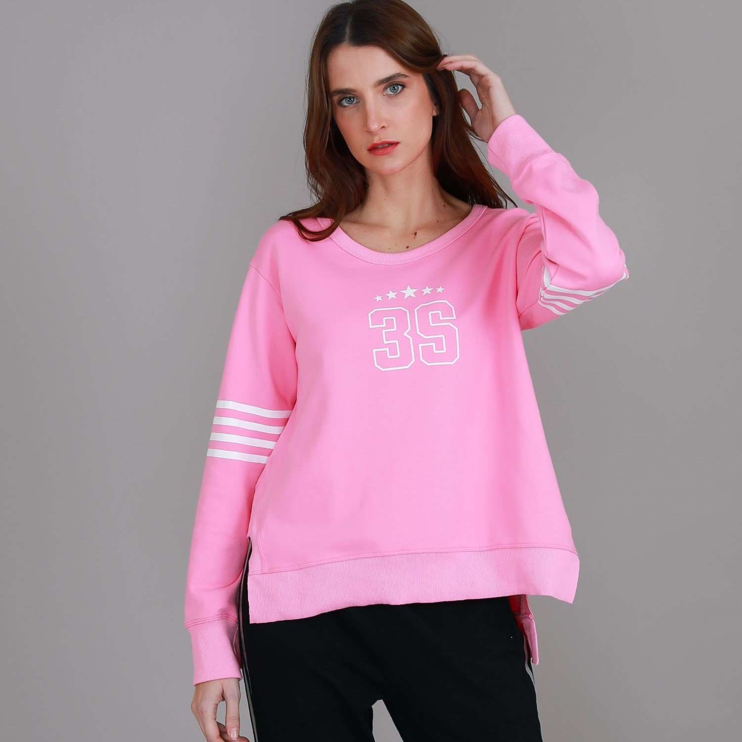 pink top