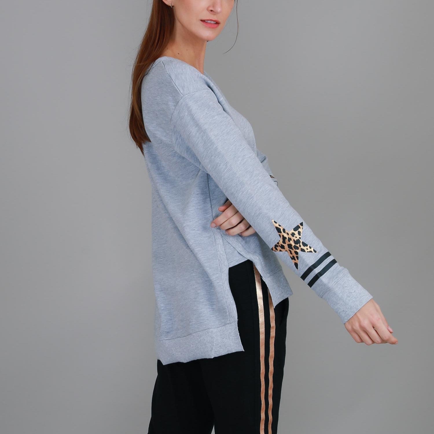 grey sweatshirt