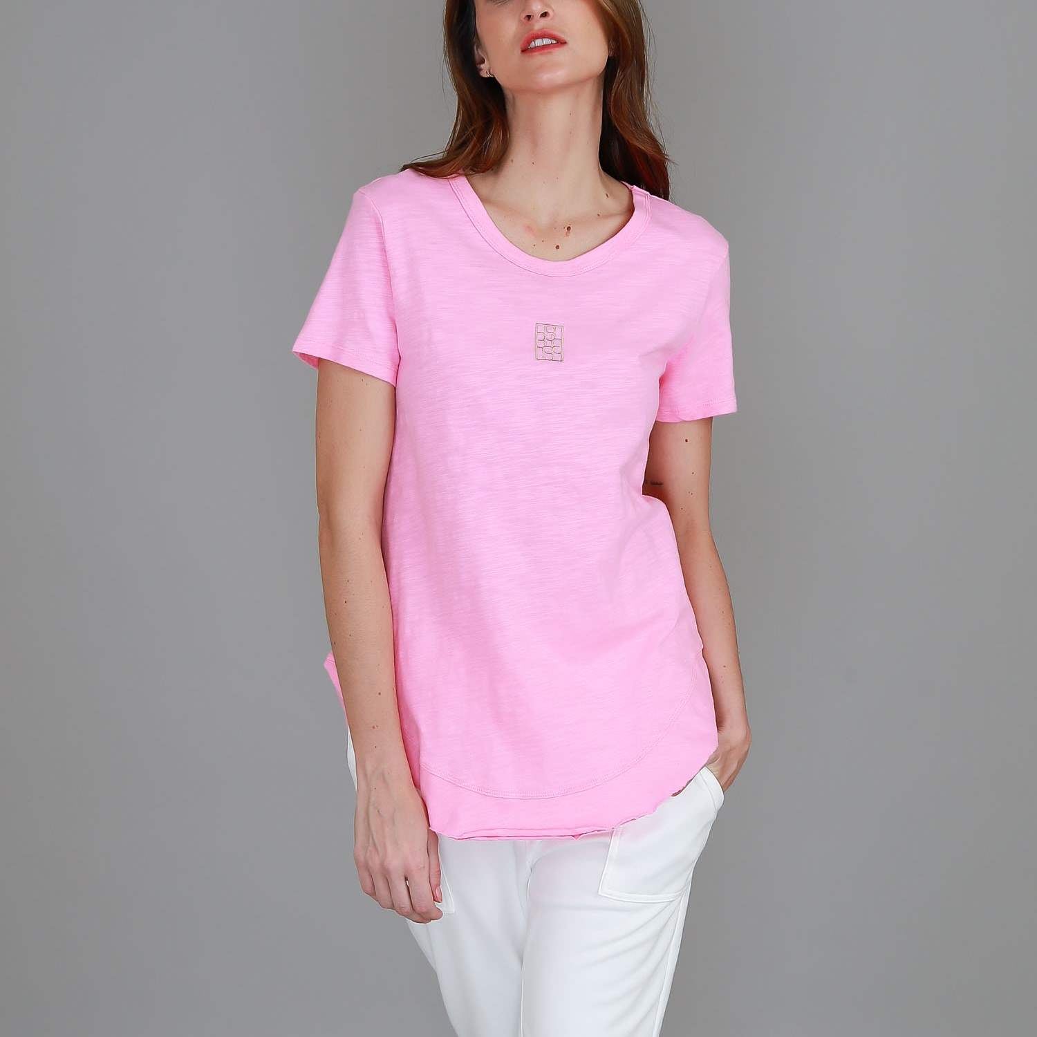 pink t shirt