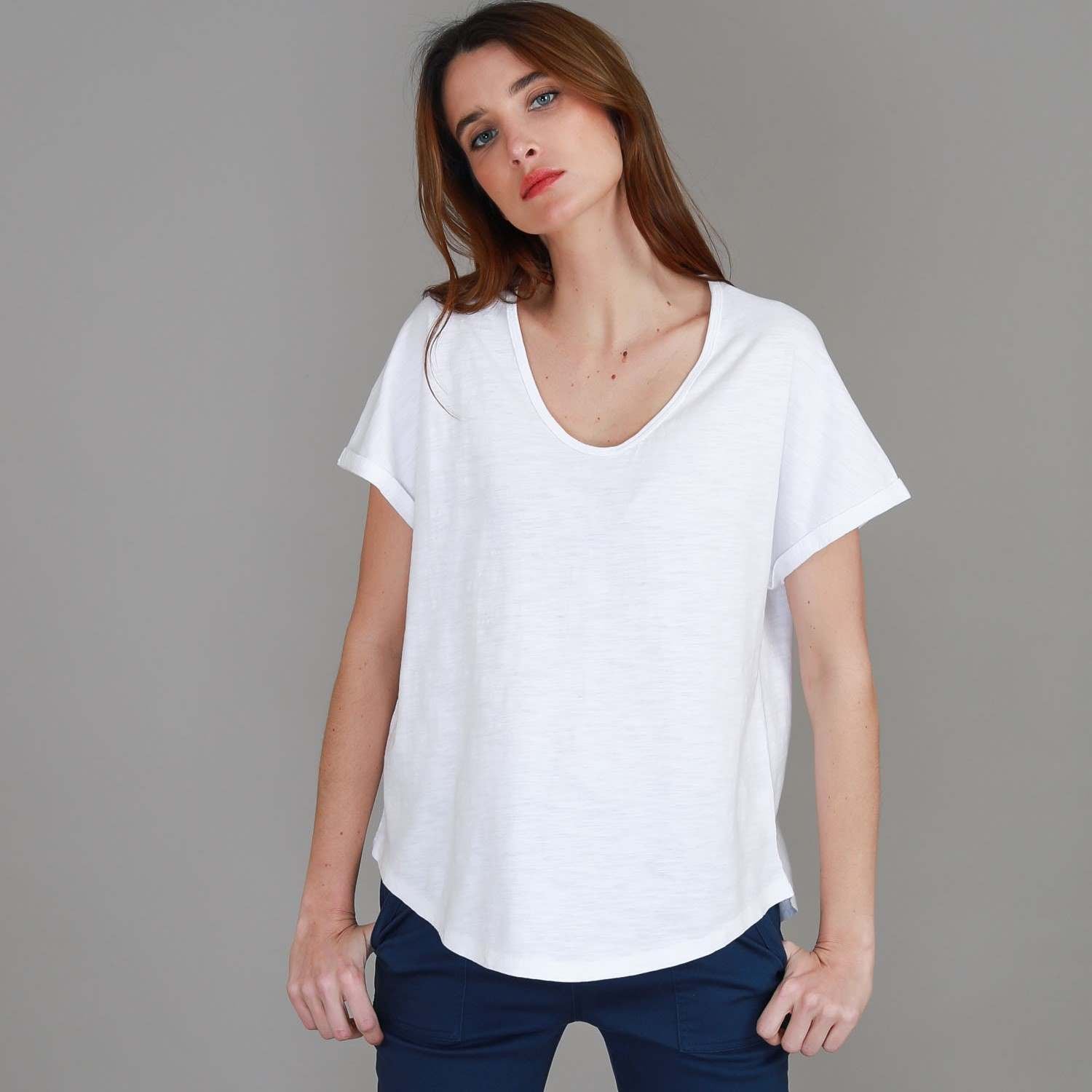 scoop neck t shirt