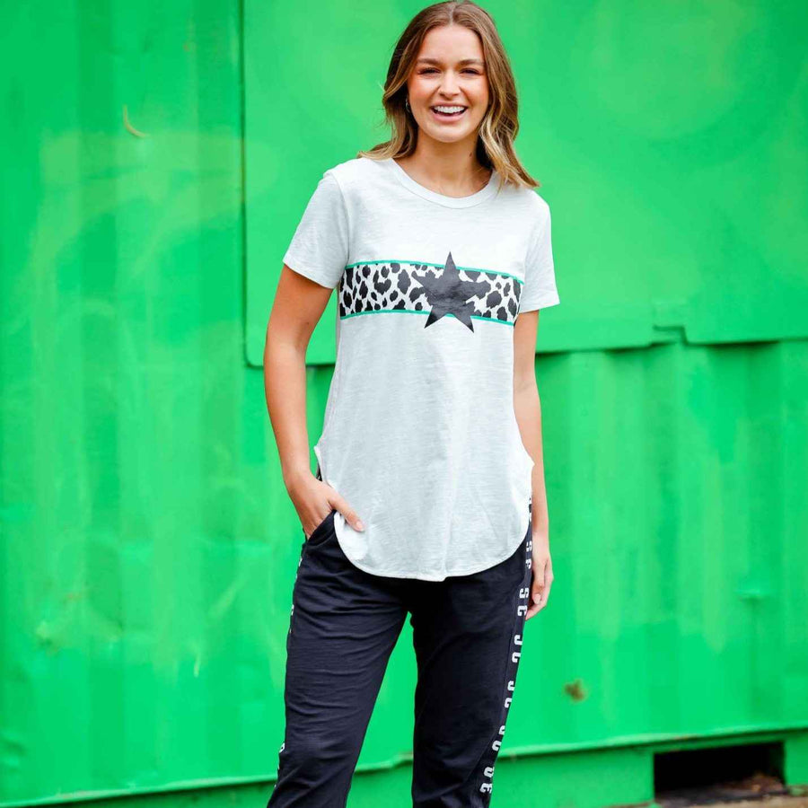 Rose Star on Leopard Print T Shirt White size guide