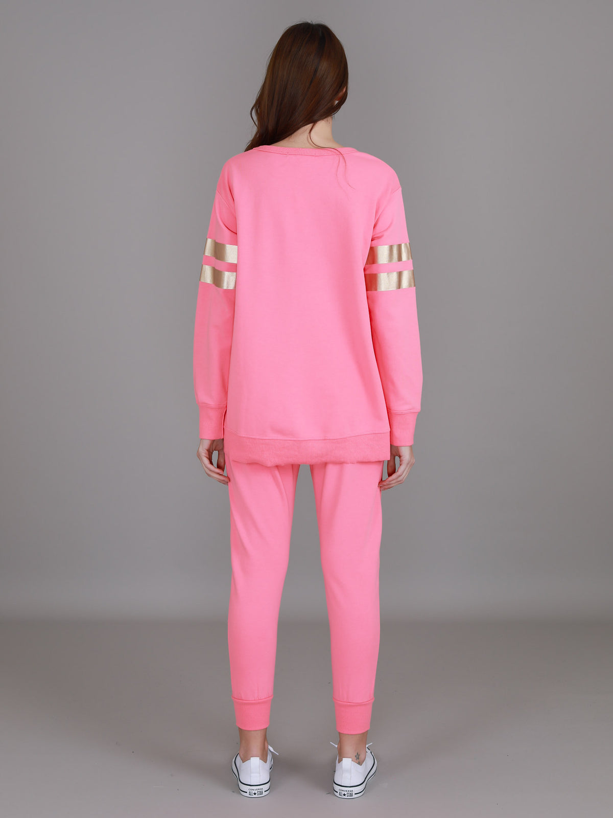 oversized pink crewneck sweatshirt
