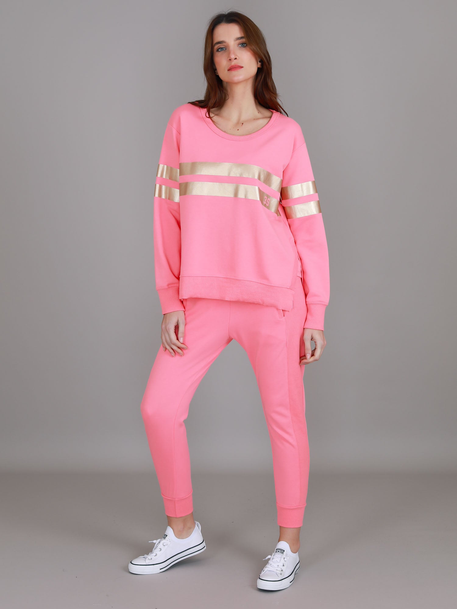 pink crewneck sweater #color_georgia peach
