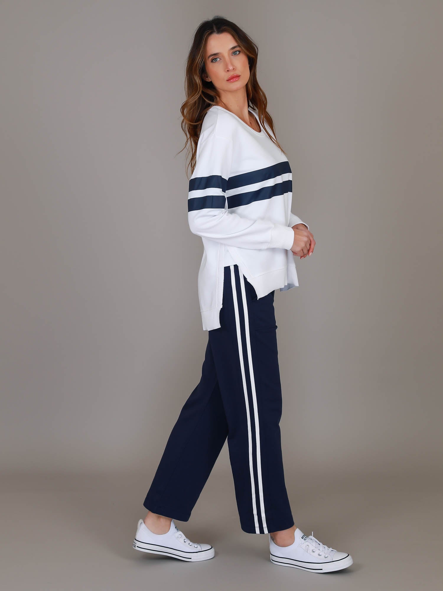 oversized white sweatshirt #color_white