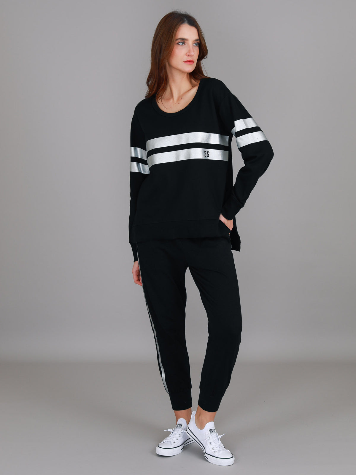black crewneck sweatshirt women