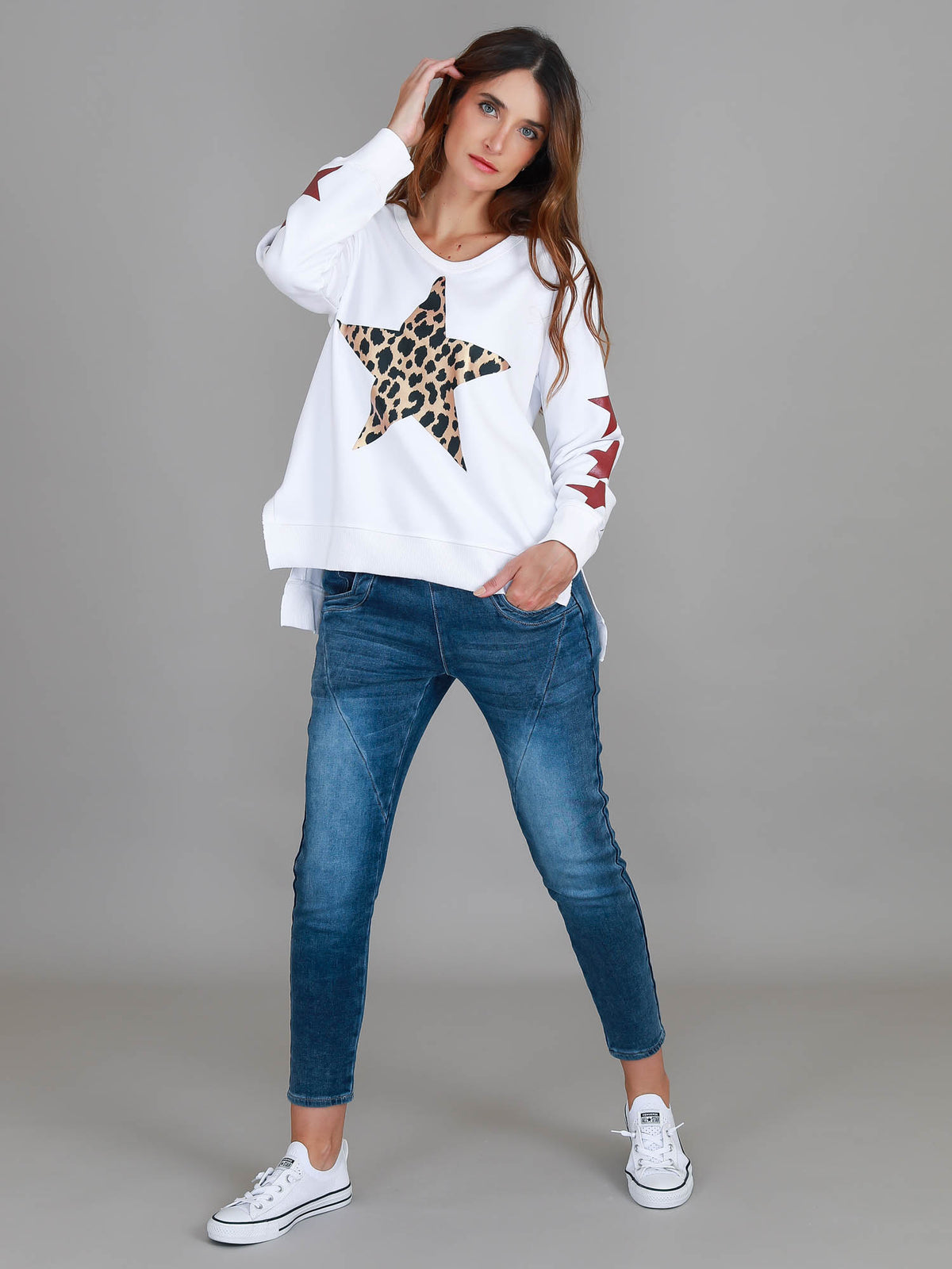 white star print sweatshirt