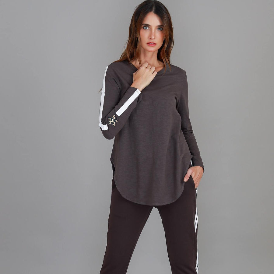 Junee Leopard Star Long Sleeve T Shirt size guide