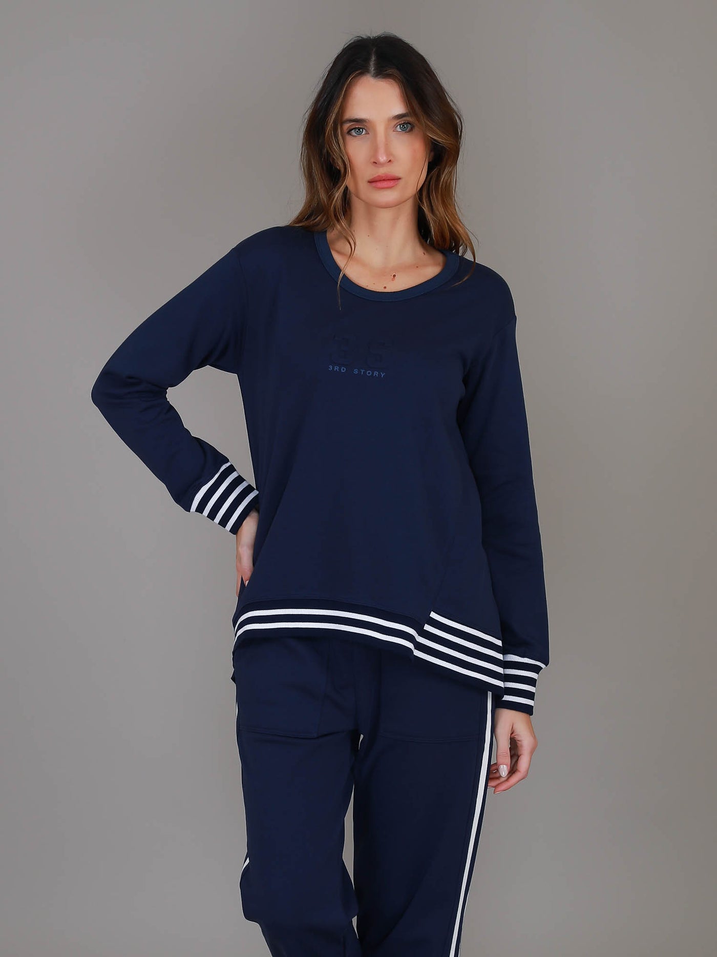 Gwyneth | Women's Oversized Crewneck Sweatshirt – Asymmetrical Hem Cotton French Terry