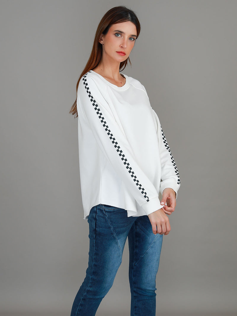 white sweatshirt #color_white