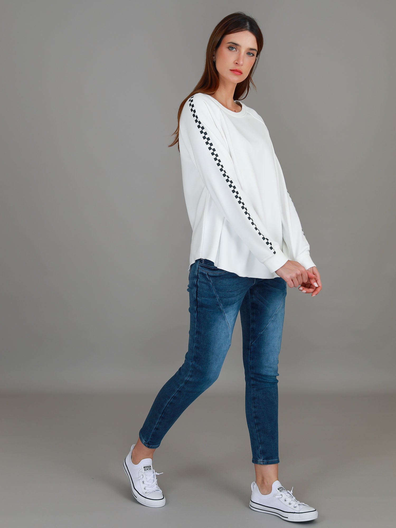 white sweatshirt womens #color_white