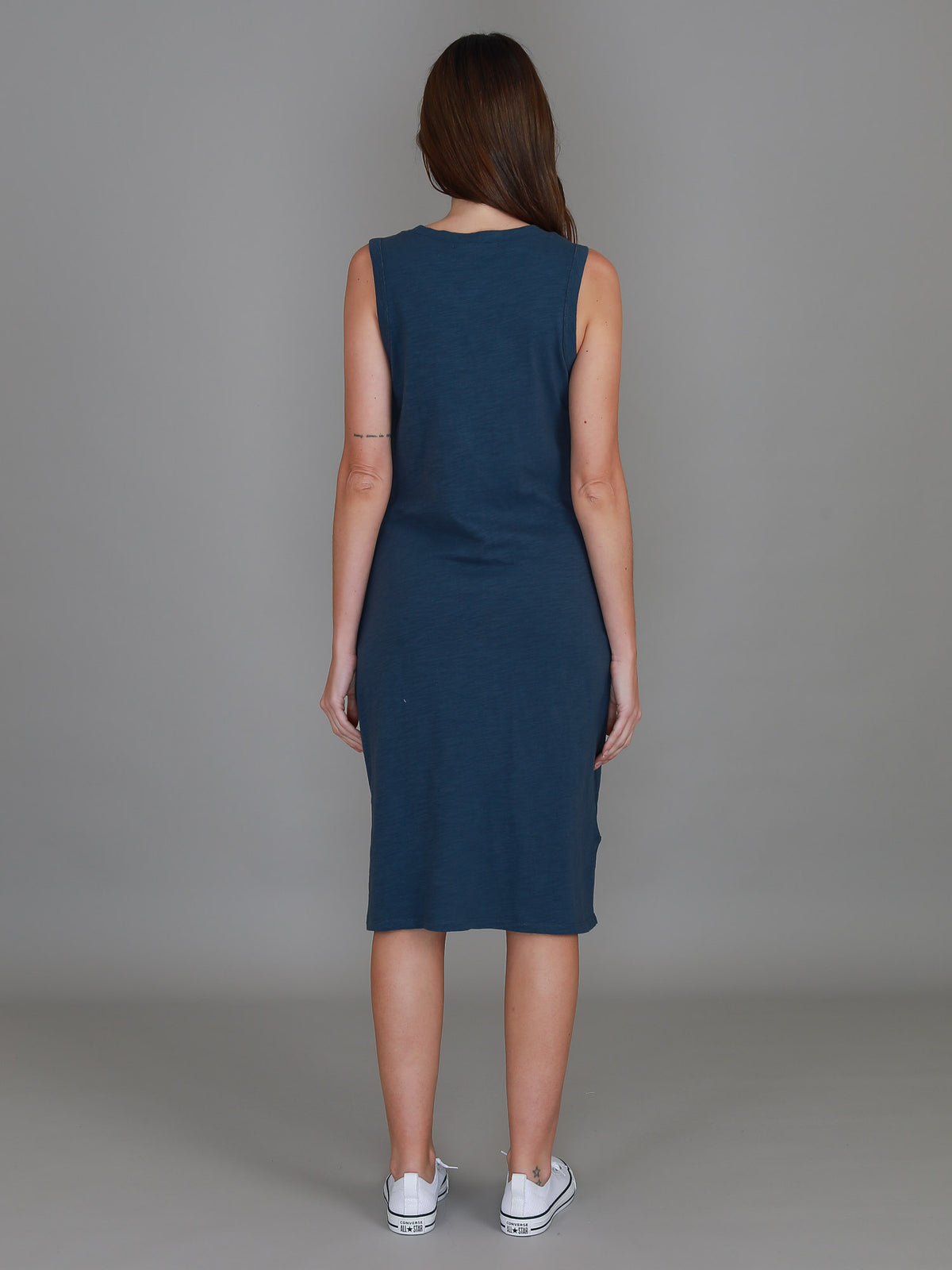 sleeveless navy dress women