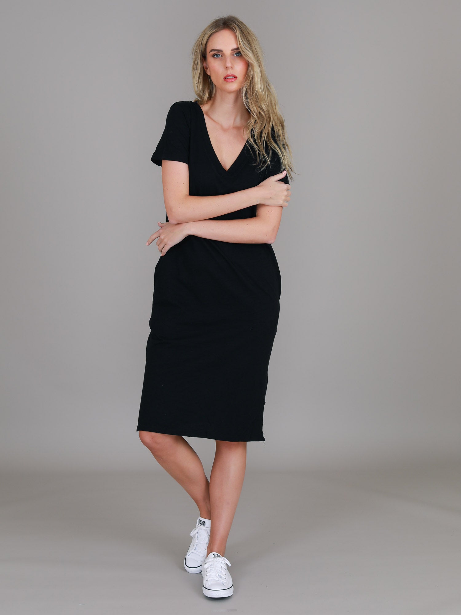 black midi dress v neck #color_black