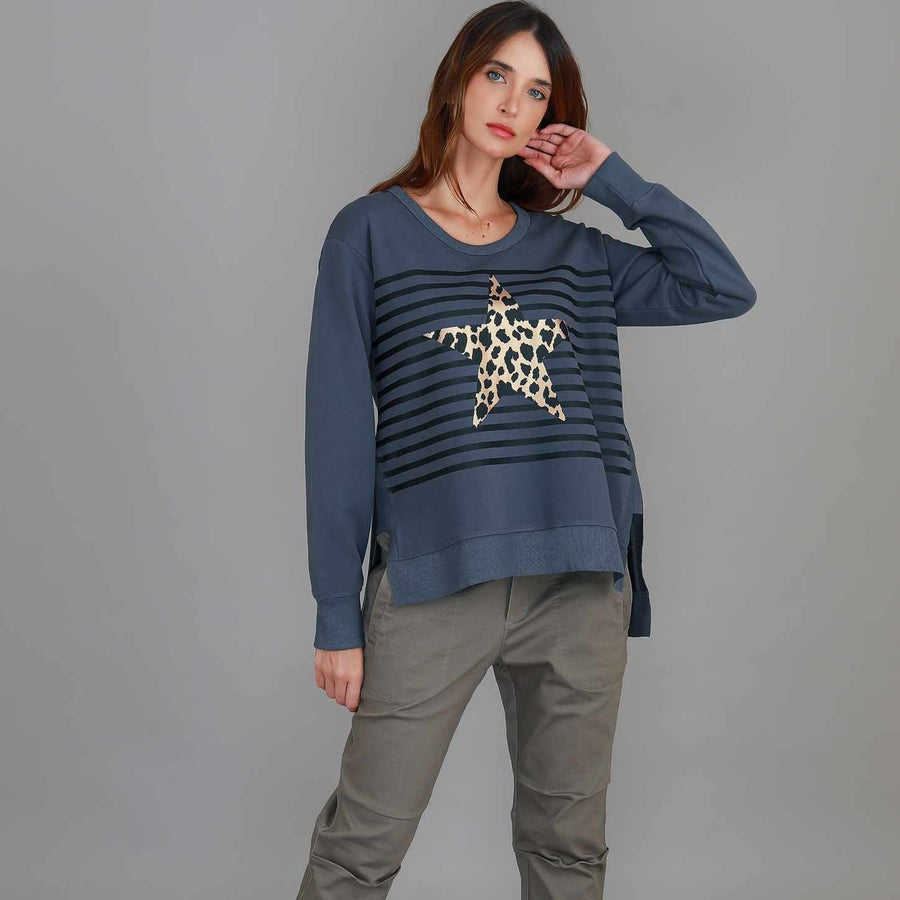 Geneva Leopard Star Stripe Sweatshirt size guide