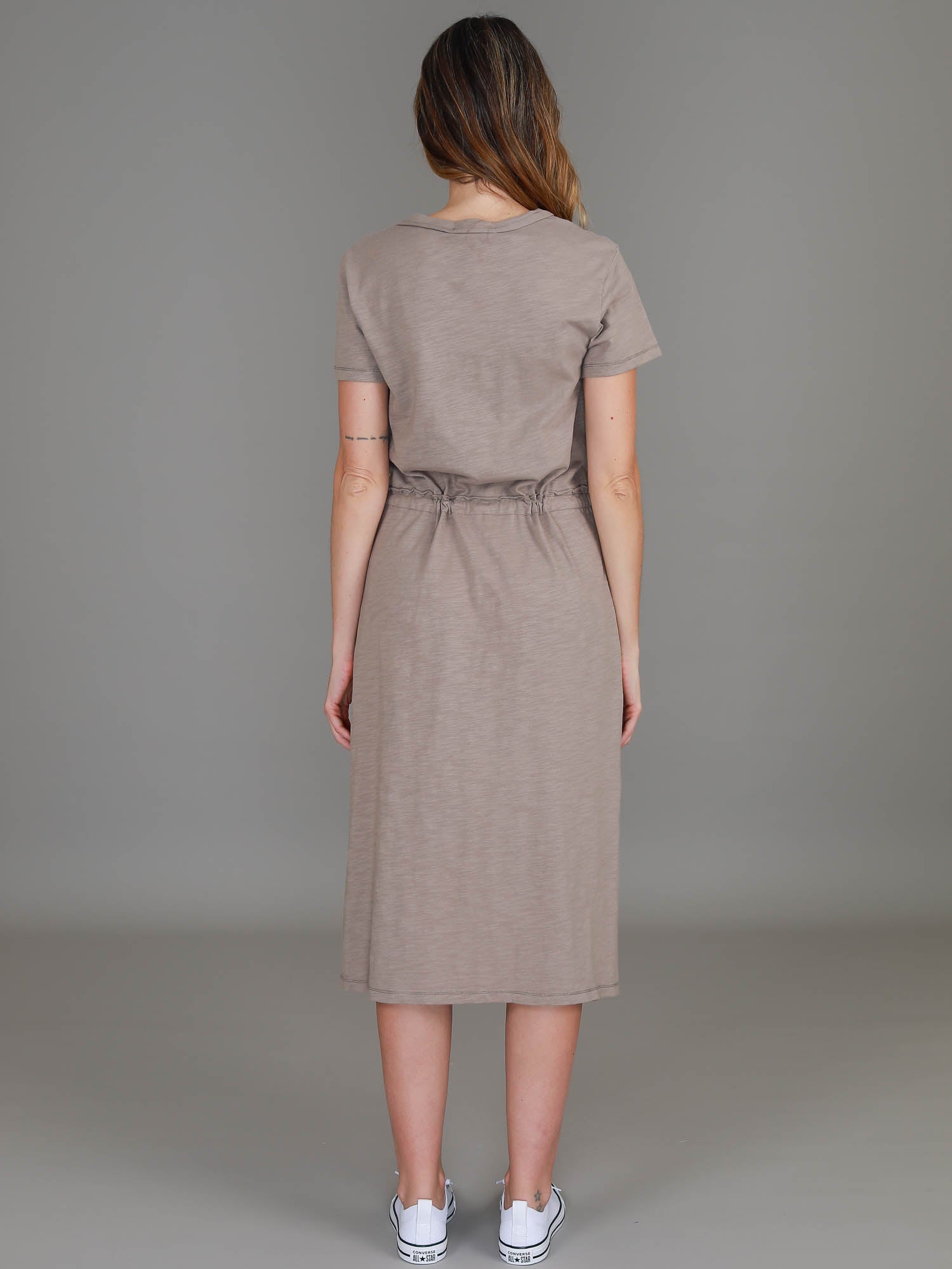 drawstring waist midi dress #color_pebble
