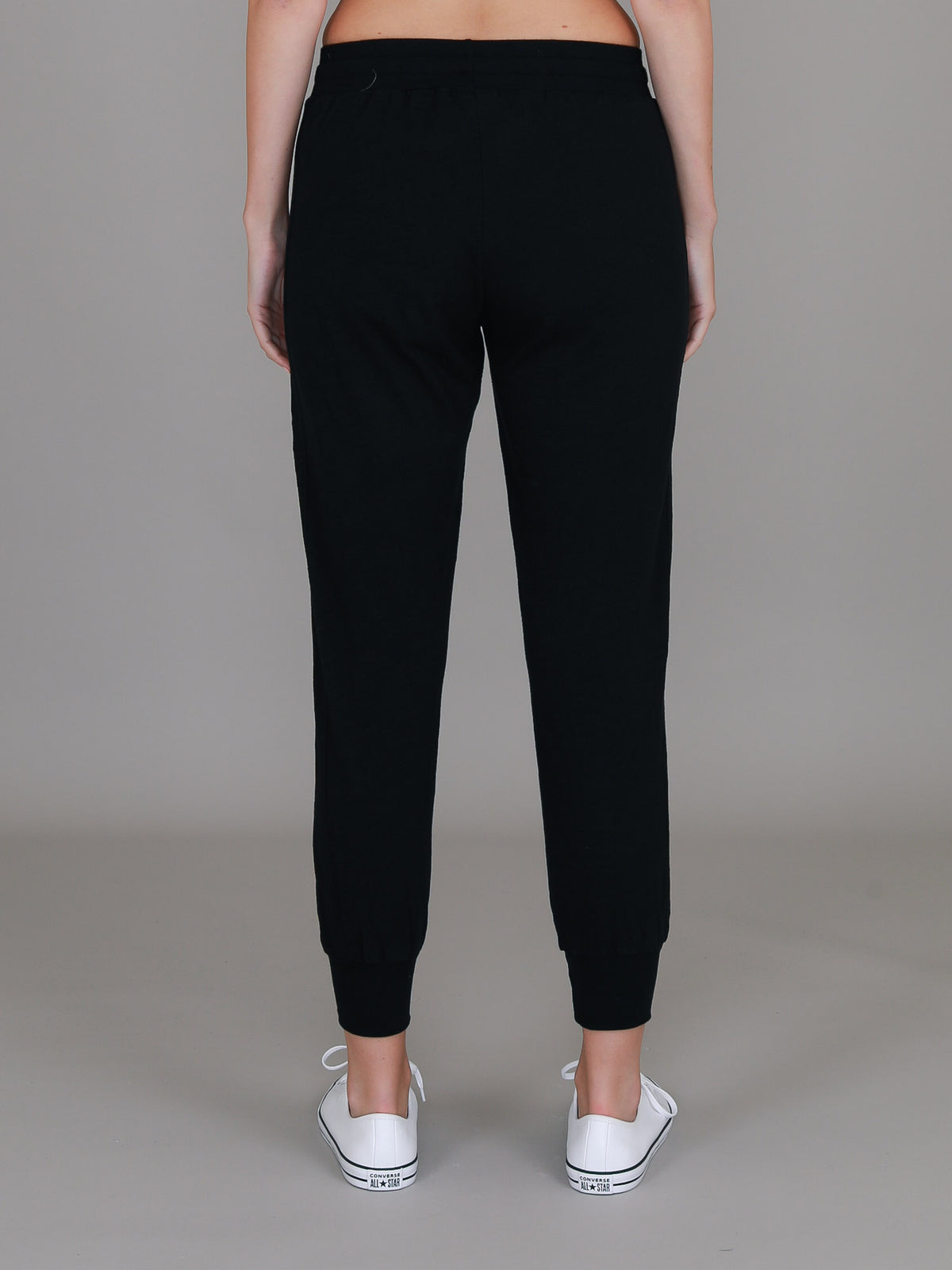 black joggers outfit