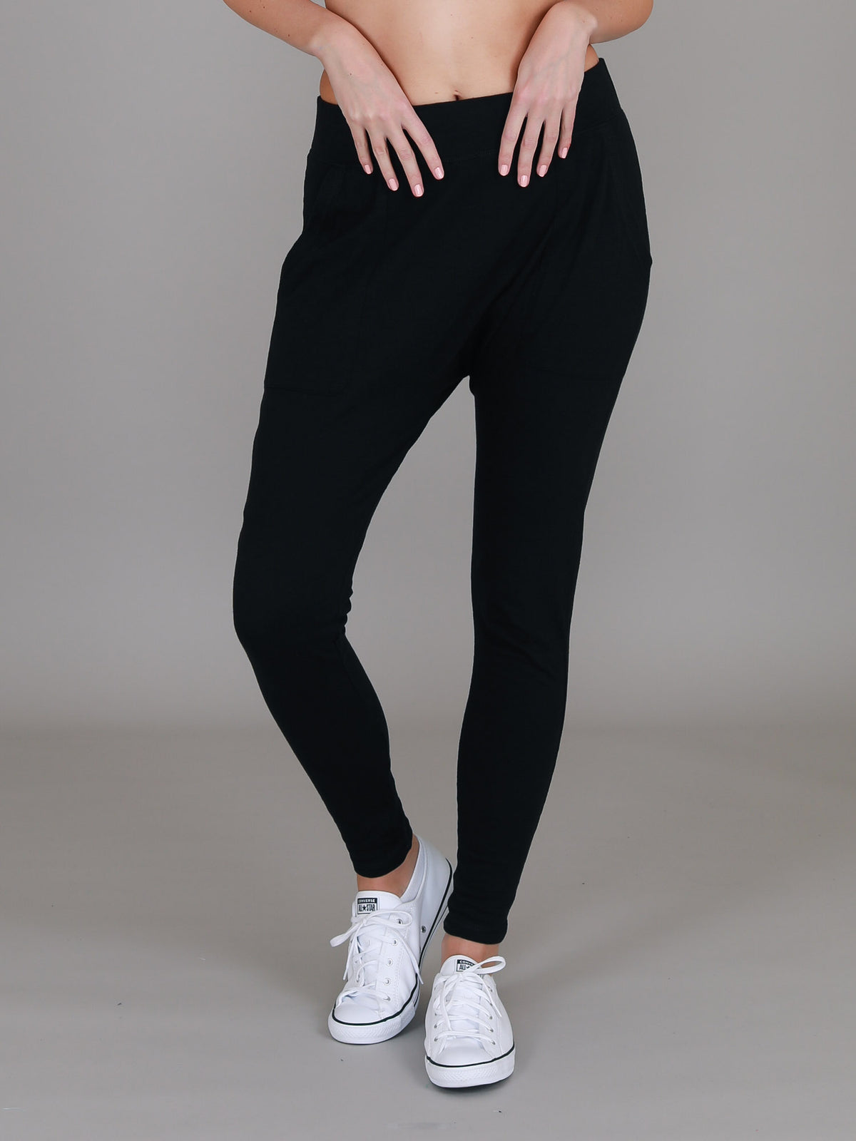 black slim jogger pants