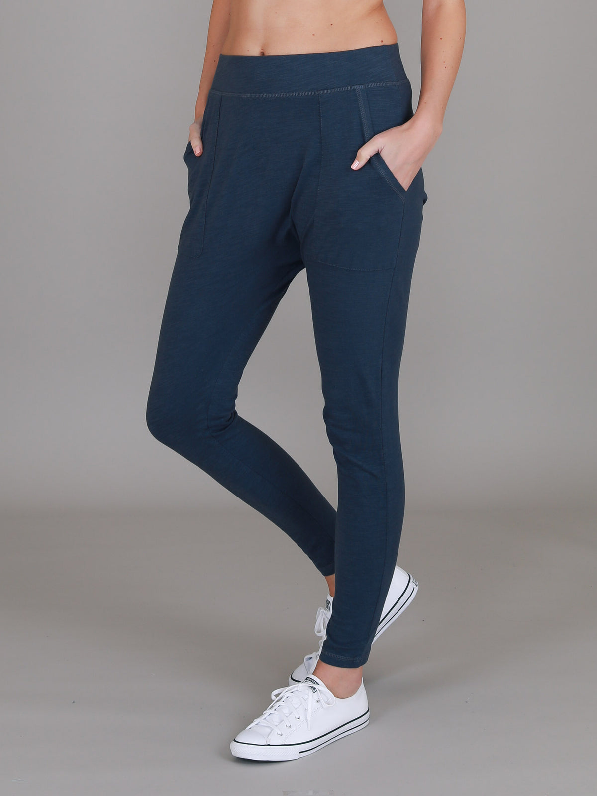navy slim jogger pants