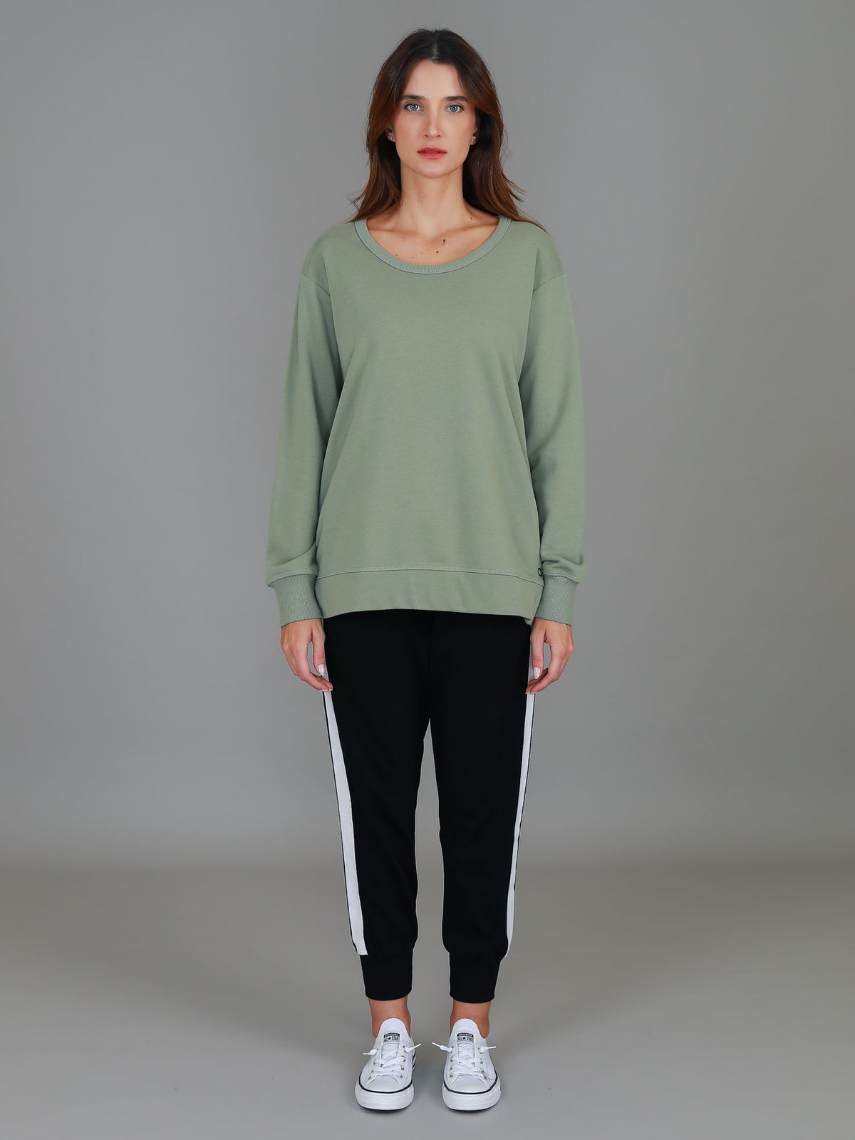 green crew neck sweatshirt