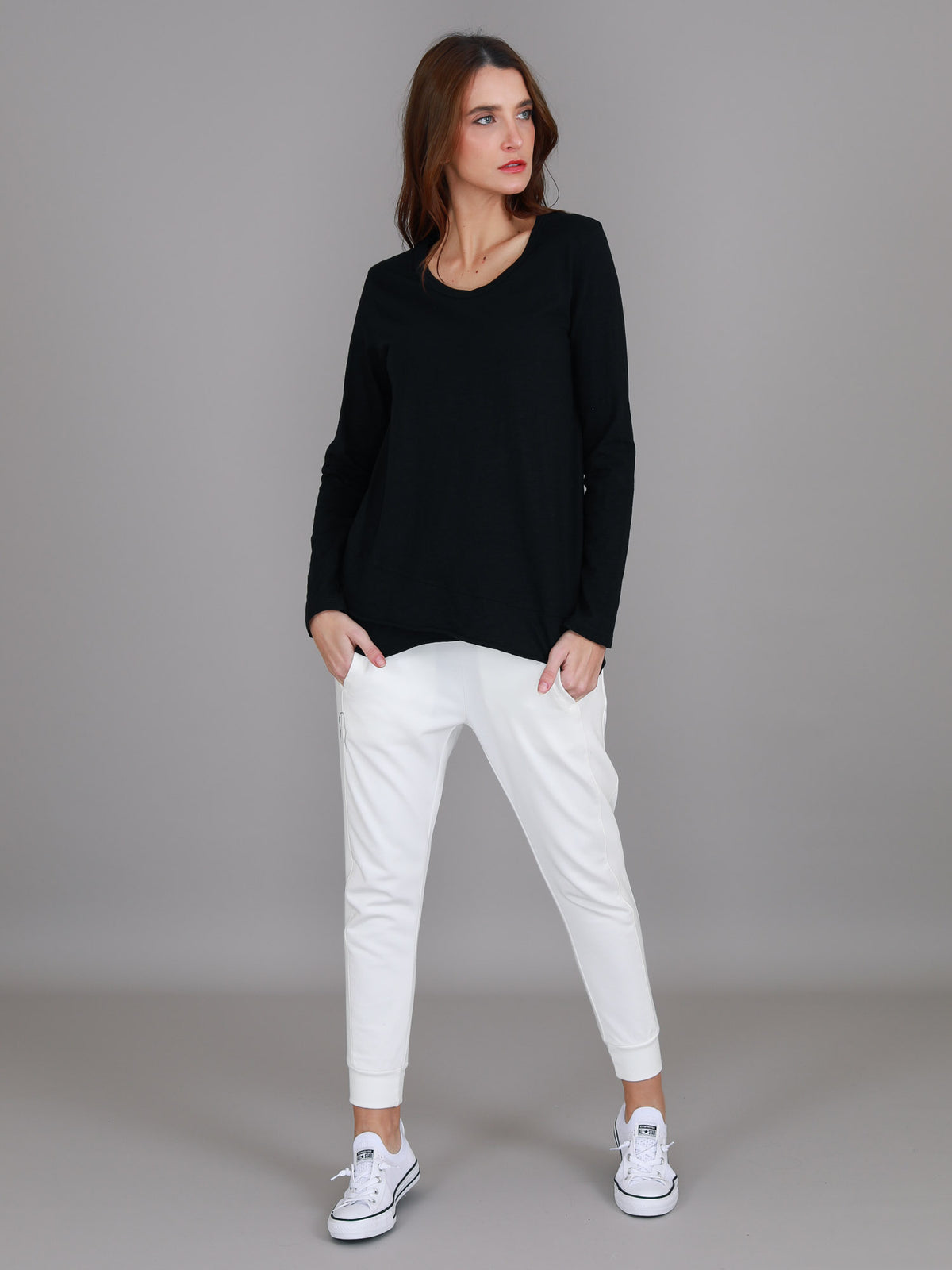 black long sleeve crew tee