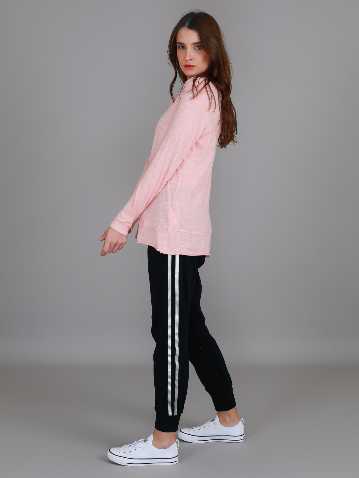 misty rose crew tee