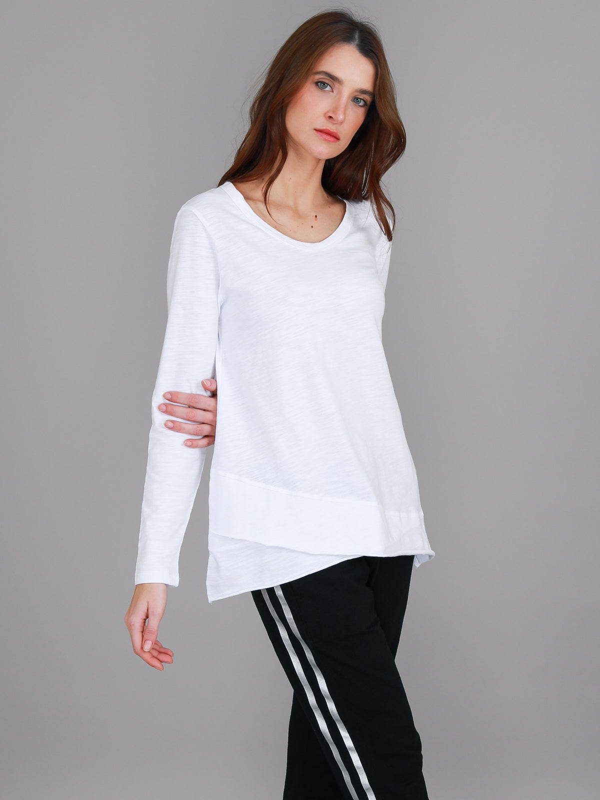 white long sleeve crew tee