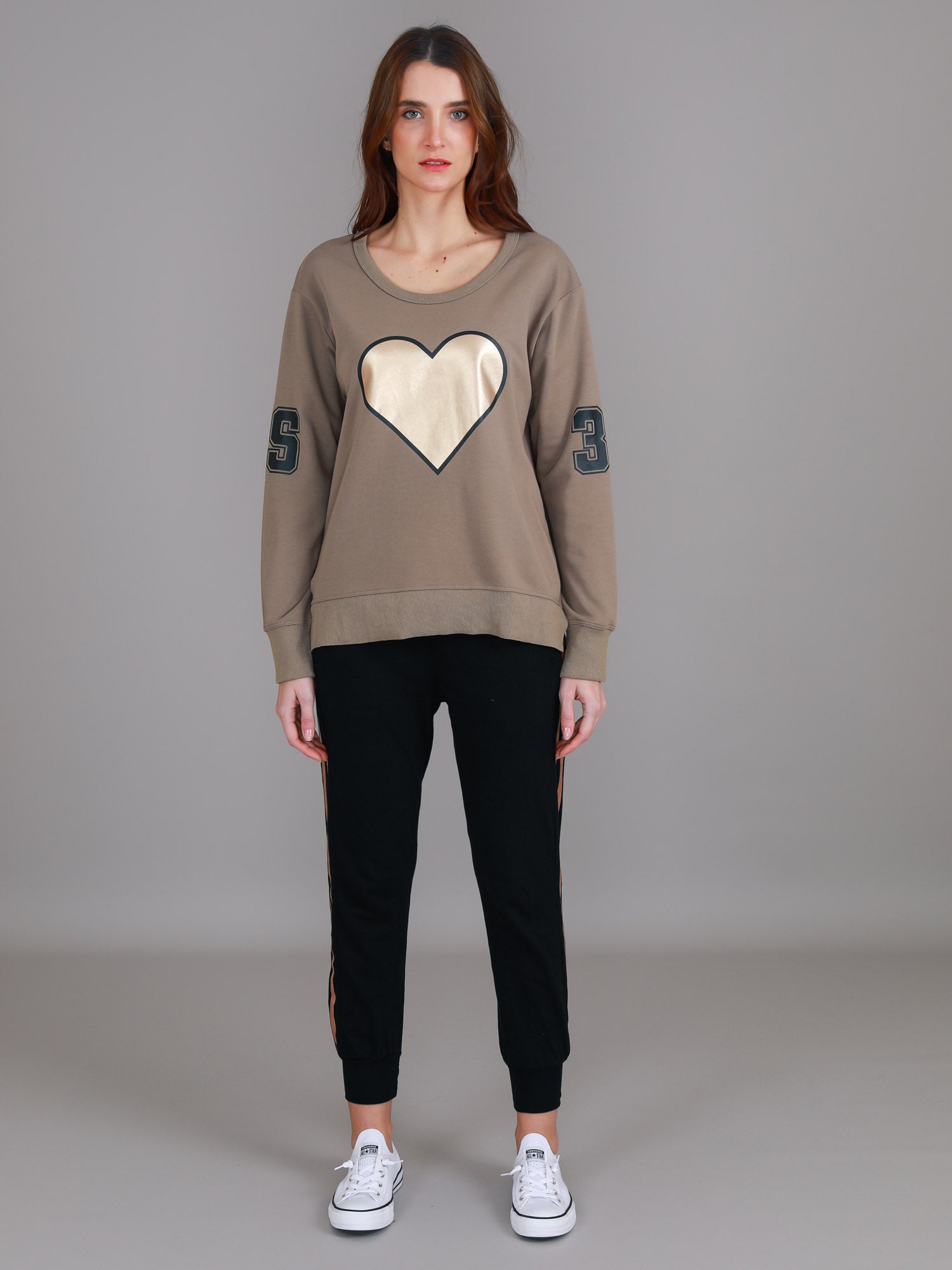 brown graphic sweatshirt #color_ginger