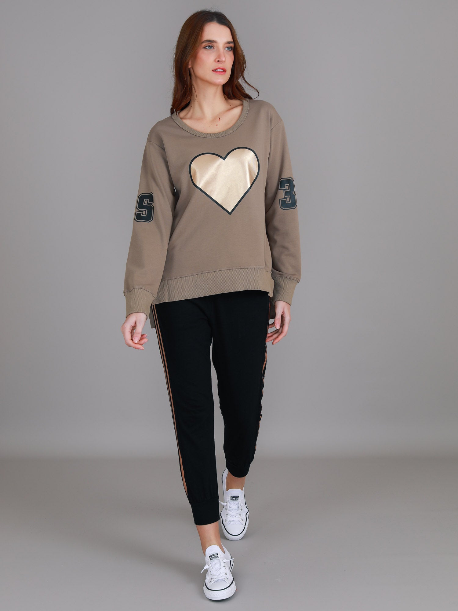 brown crewneck sweatshirt #color_ginger