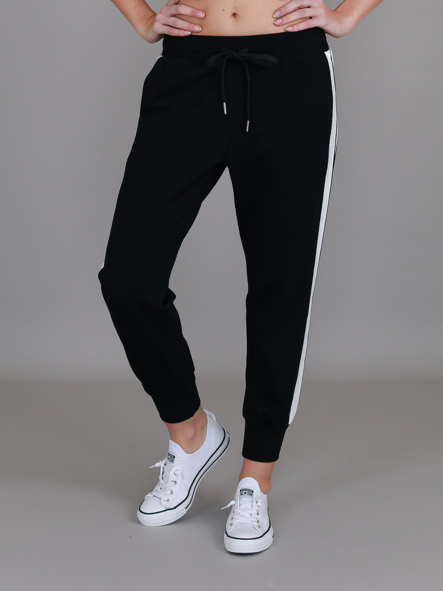 outfits with black sweatpants #color_black