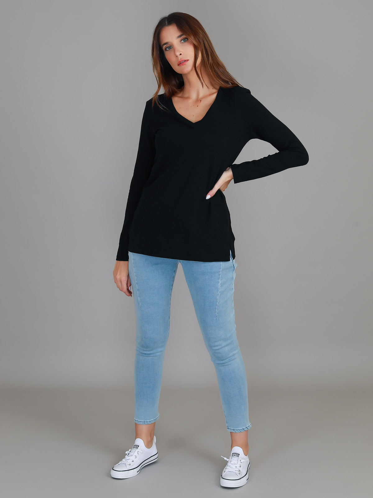 black v neck long sleeve top