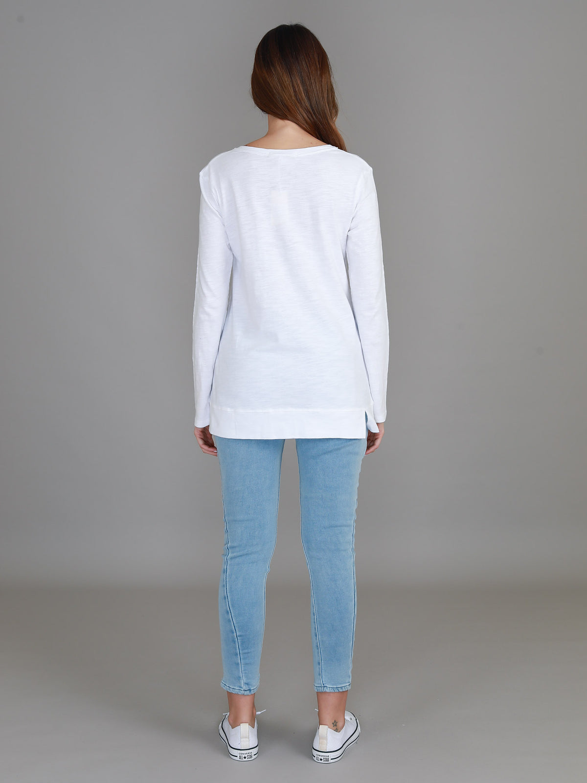 white v neck long sleeve women